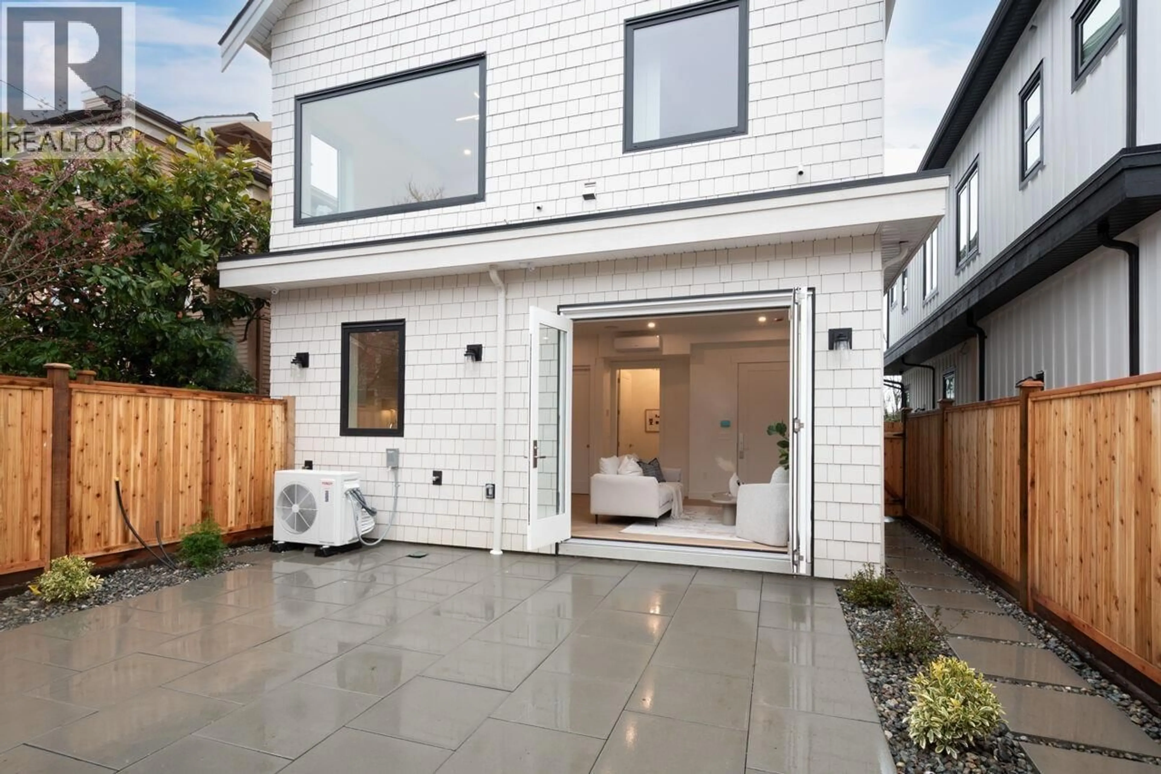 Unknown for 4424 4TH AVENUE, Vancouver British Columbia V6R1R1