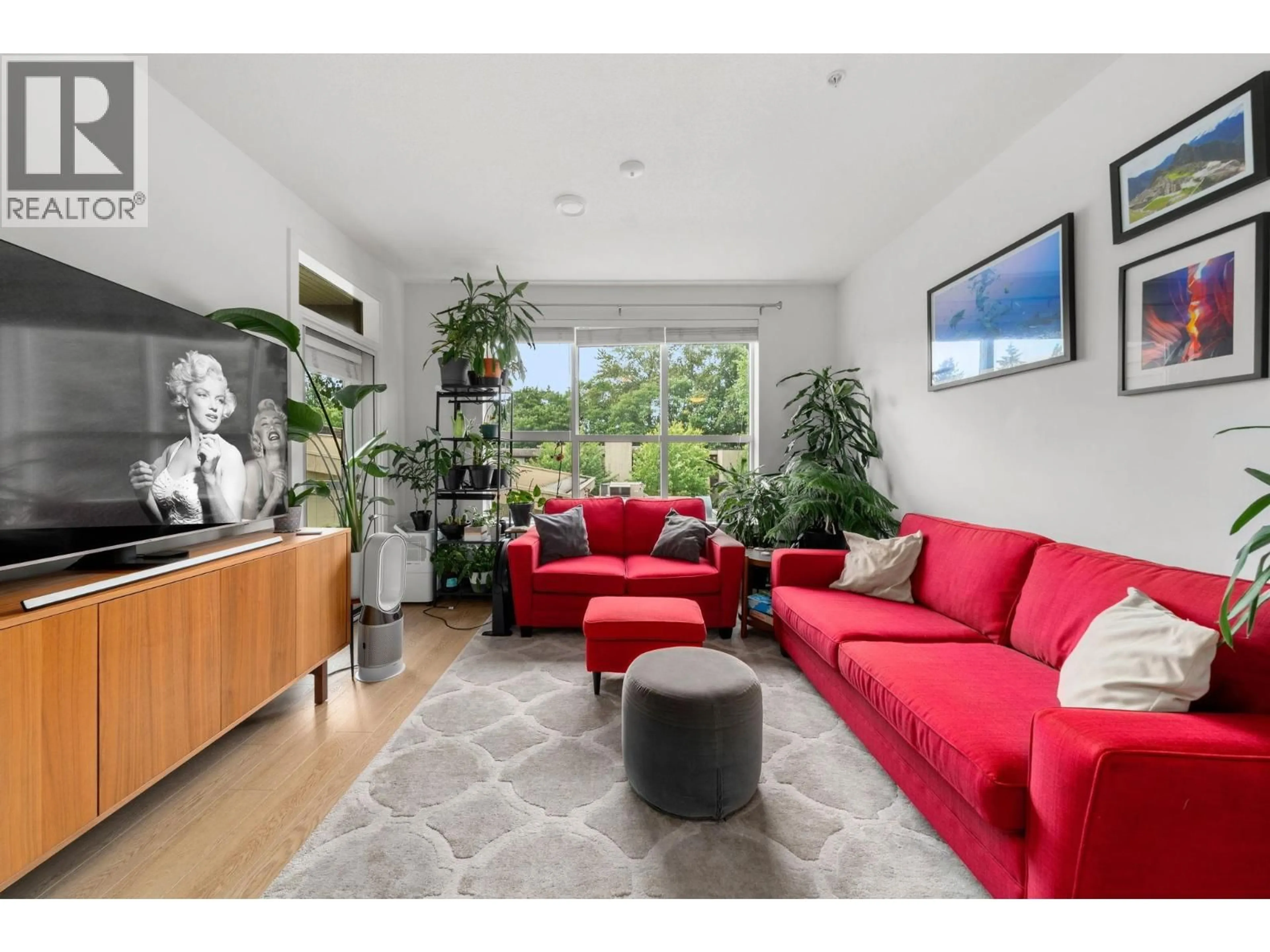 Living room with furniture, unknown for 301 - 3205 MOUNTAIN HIGHWAY, North Vancouver British Columbia V7K0A3
