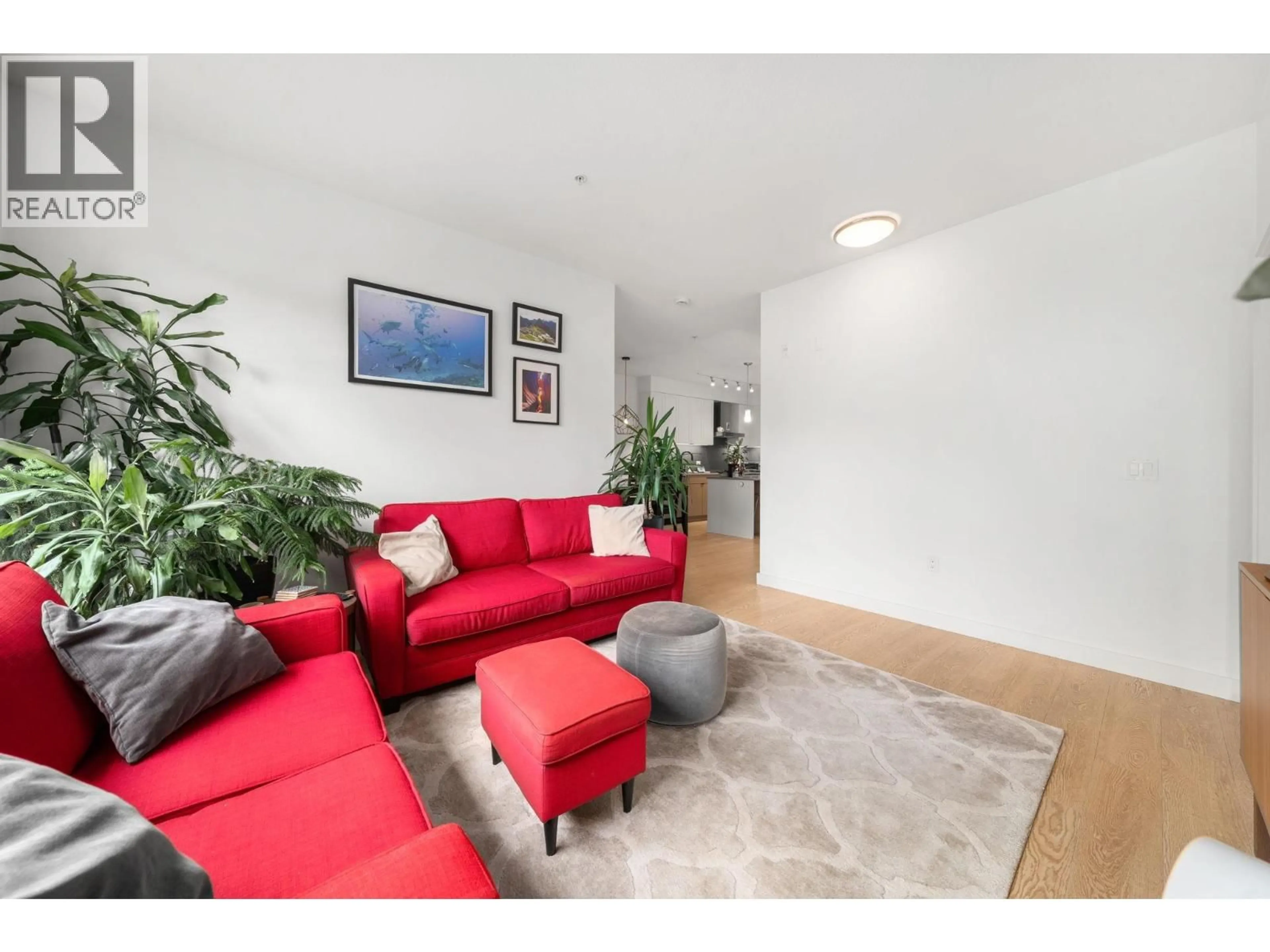 Living room with furniture, unknown for 301 - 3205 MOUNTAIN HIGHWAY, North Vancouver British Columbia V7K0A3