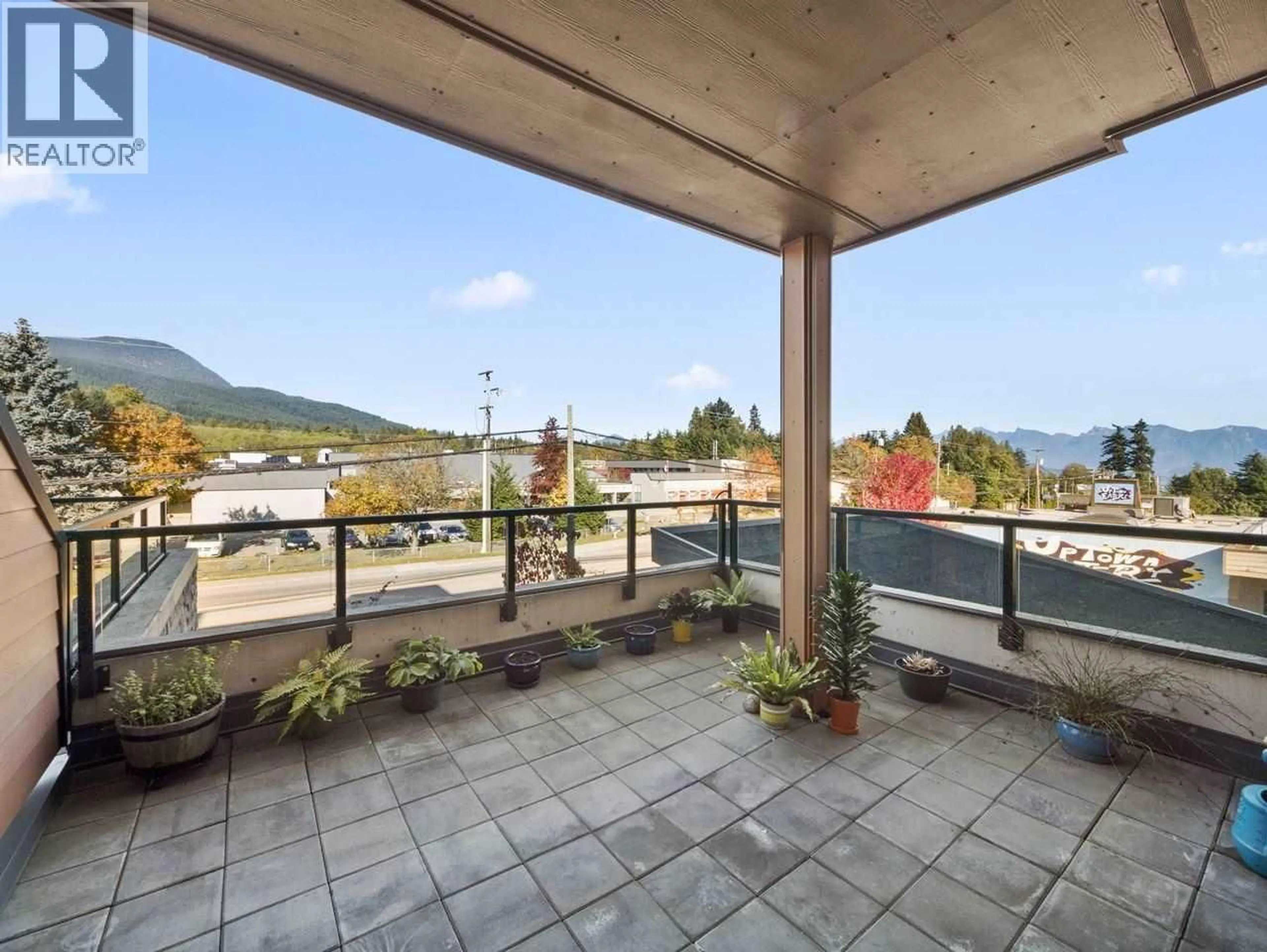 Patio, mountain view for 205 - 875 GIBSONS WAY, Gibsons British Columbia V0N1V7