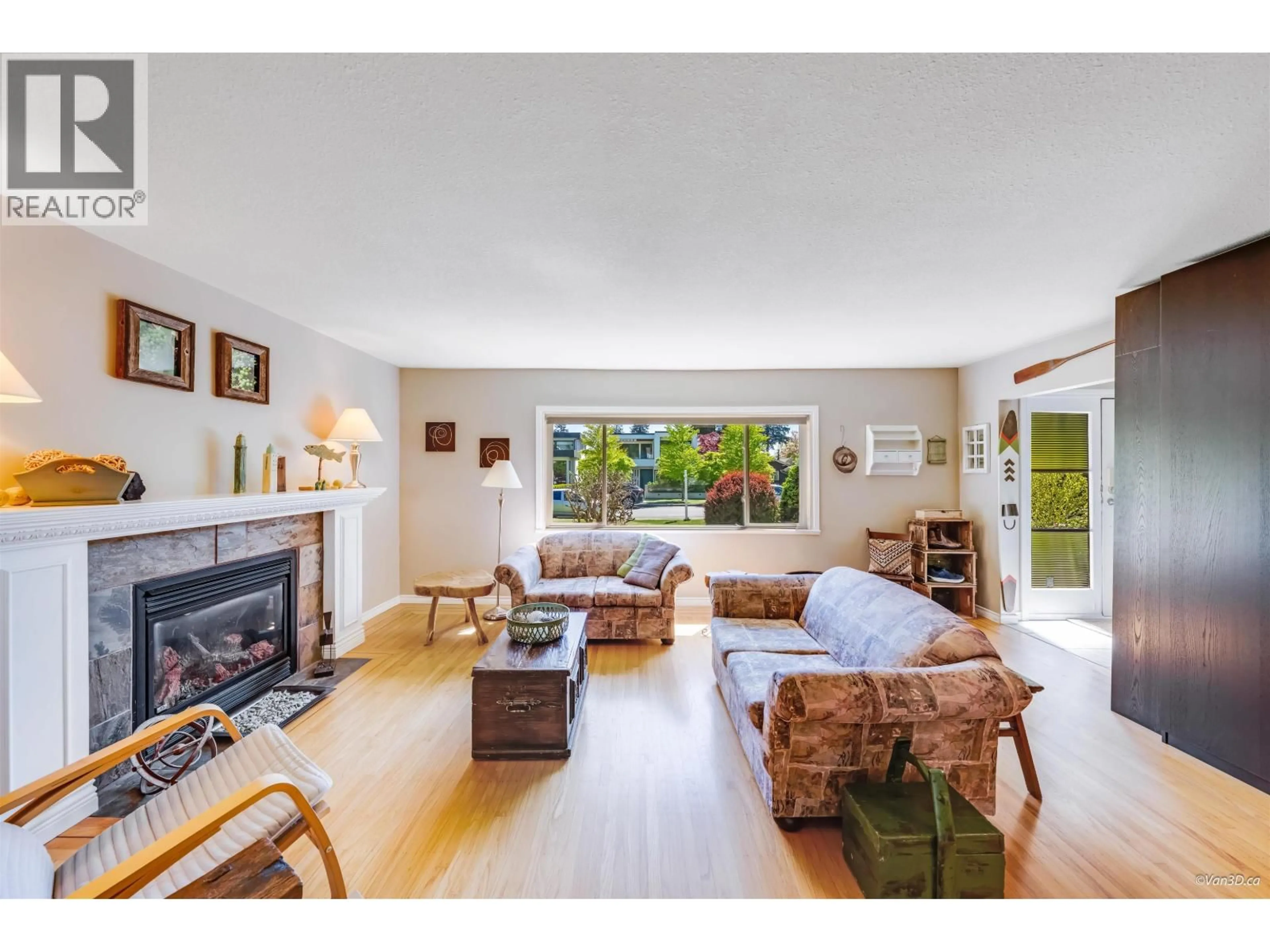 Living room with furniture, wood/laminate floor for 1140 20TH STREET, North Vancouver British Columbia V7P2B7