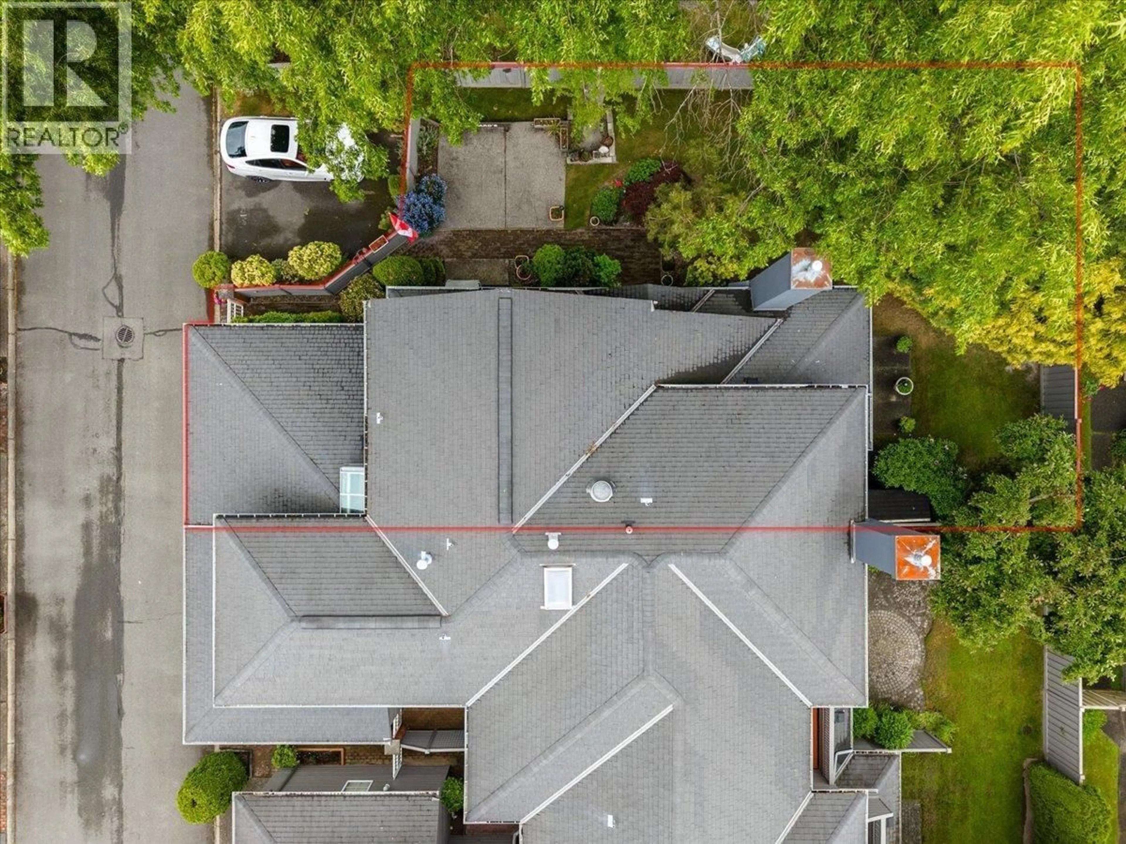 A pic from outside/outdoor area/front of a property/back of a property/a pic from drone, street for 29 - 6100 WOODWARDS ROAD, Richmond British Columbia V7E6G8