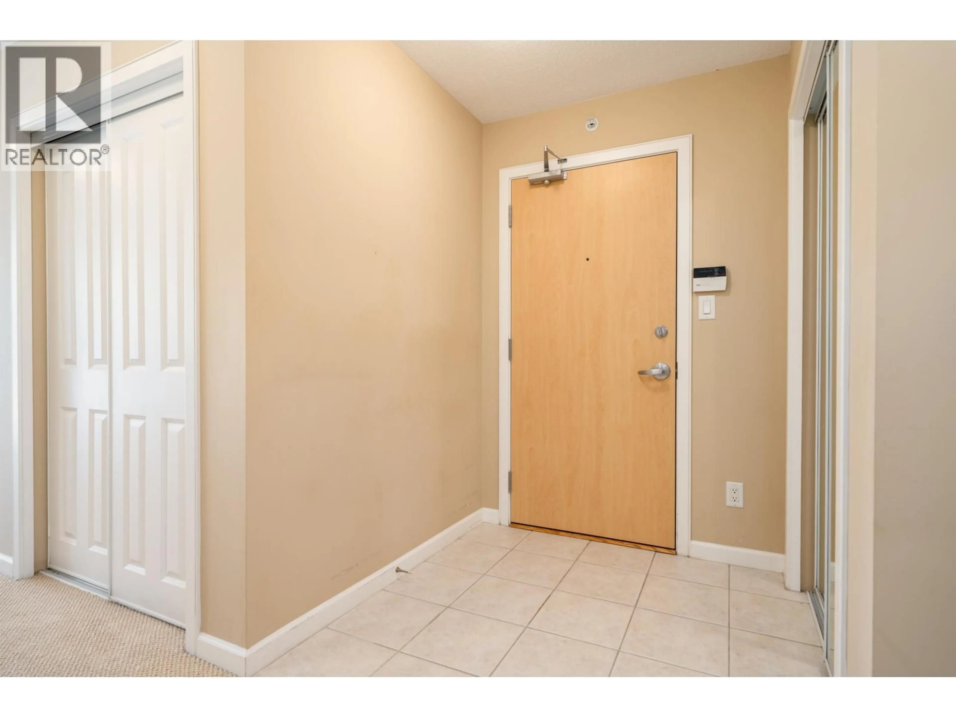 Indoor entryway for 503 - 290 NEWPORT DRIVE, Port Moody British Columbia V3H5N2