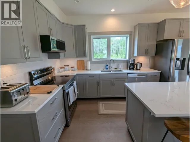 2530 FORD ROAD, Smithers 5