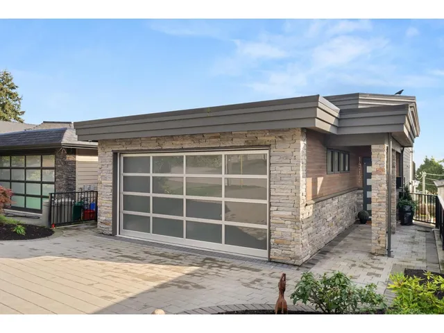 14712 MCDONALD AVENUE, White Rock 2