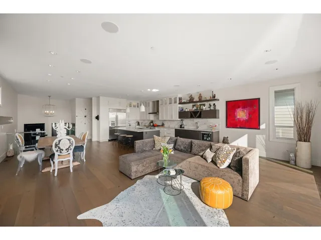 14712 MCDONALD AVENUE, White Rock 5