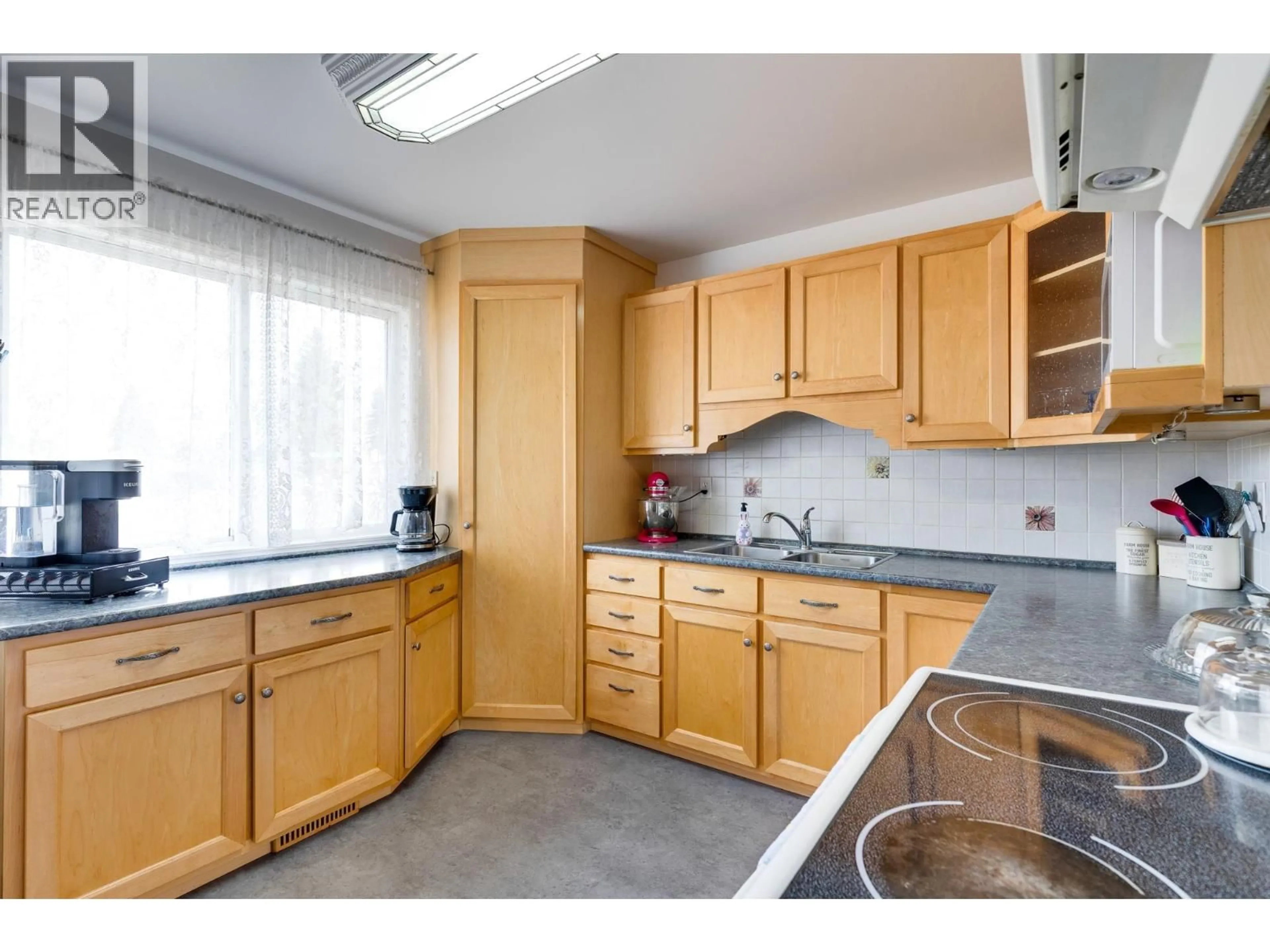 Standard kitchen, unknown for 6177 CALEDONIA CRESCENT, Prince George British Columbia V2N2H5