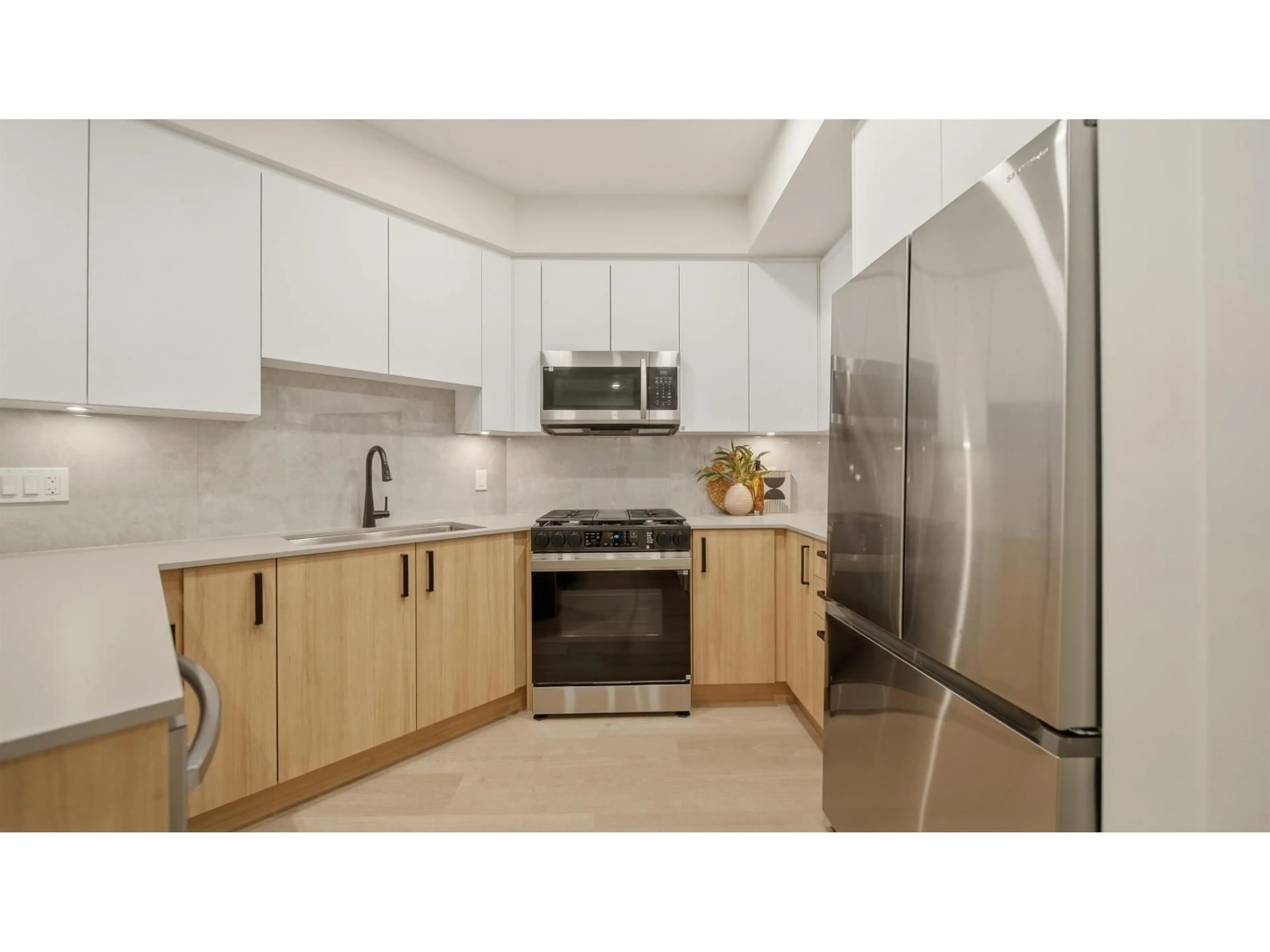 Standard kitchen, unknown for B127 - 8230 208B STREET, Langley British Columbia V2Y2C4