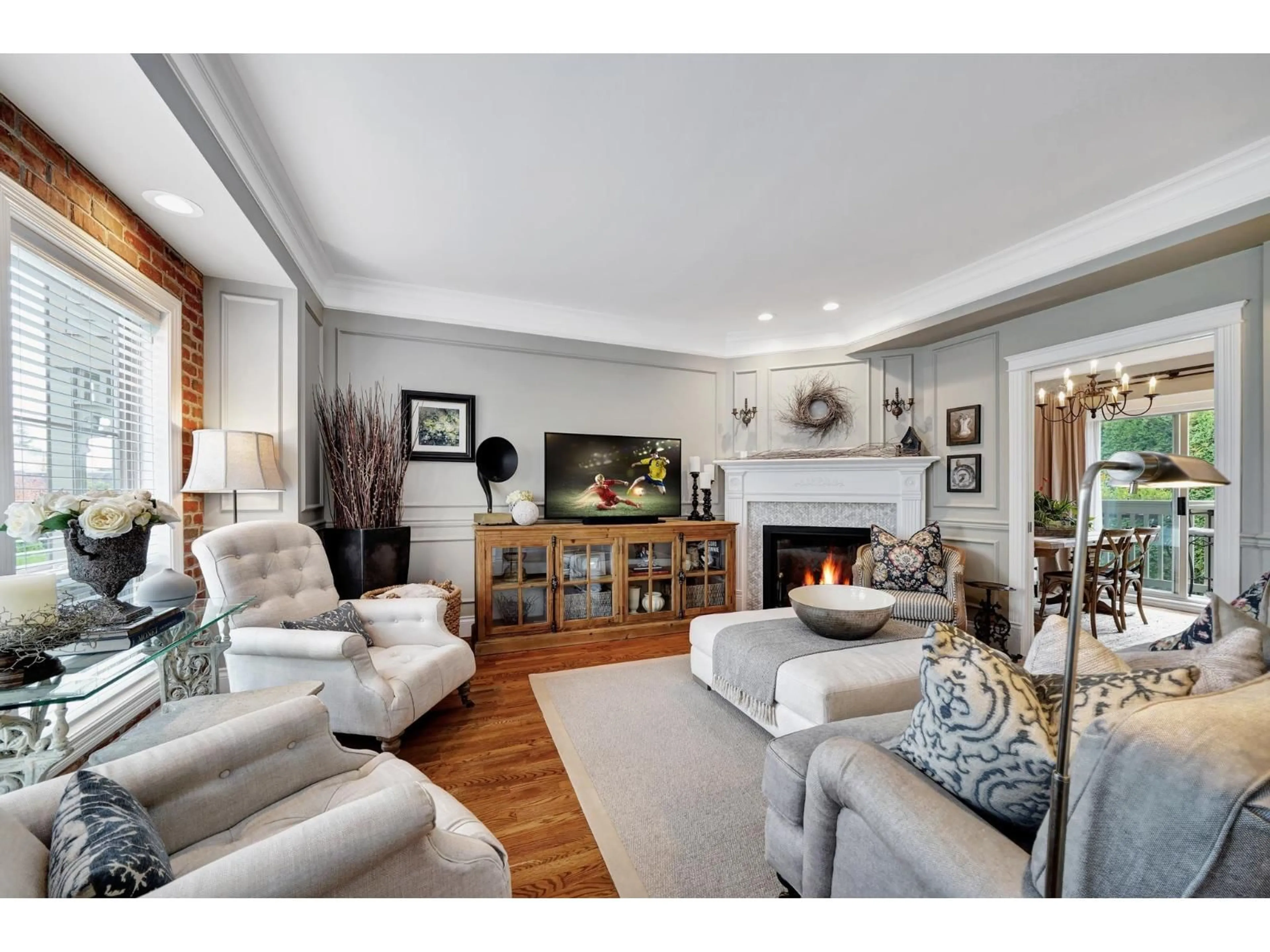 Living room with furniture, unknown for 4 - 15151 BUENA VISTA AVENUE, White Rock British Columbia V4B1Y2