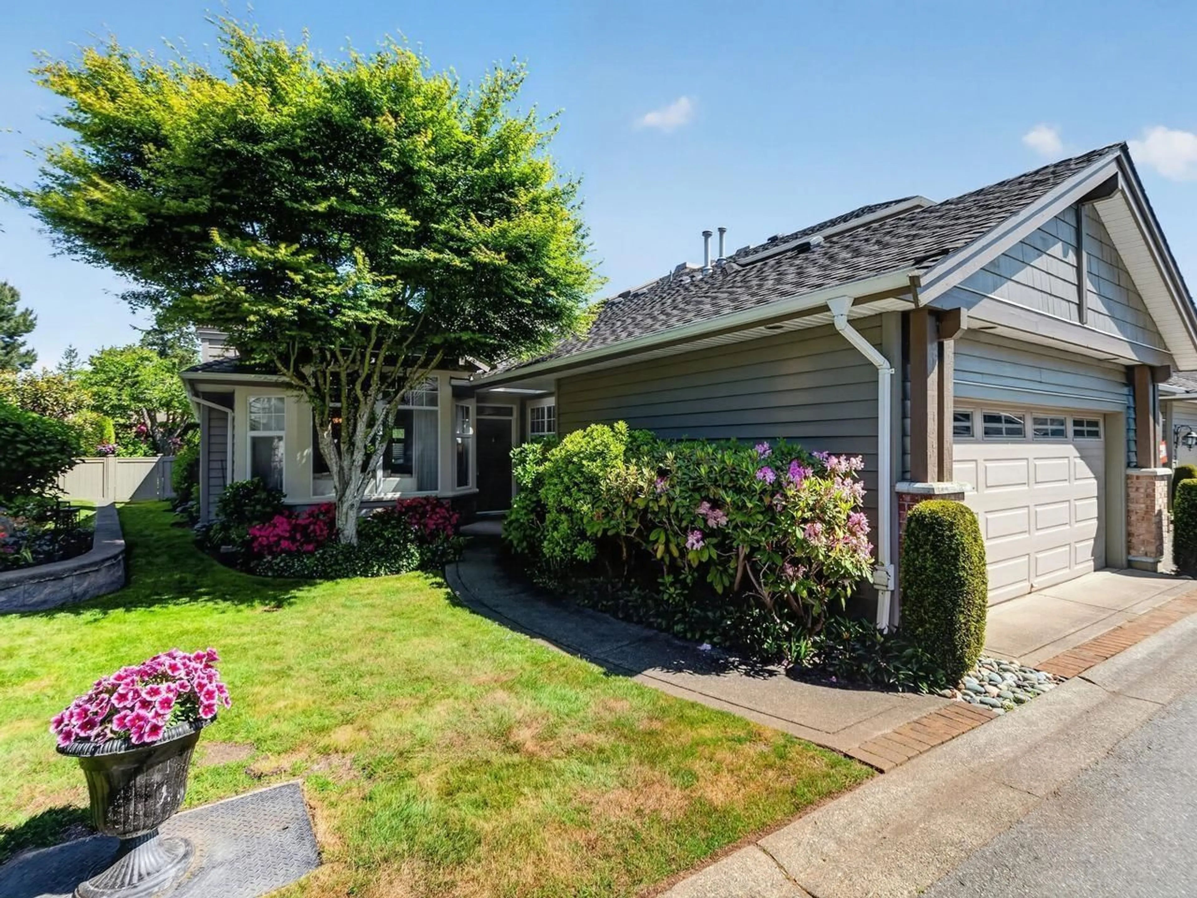 Home with vinyl exterior material, street for 7 - 15020 27A AVENUE, Surrey British Columbia V4P2Z9