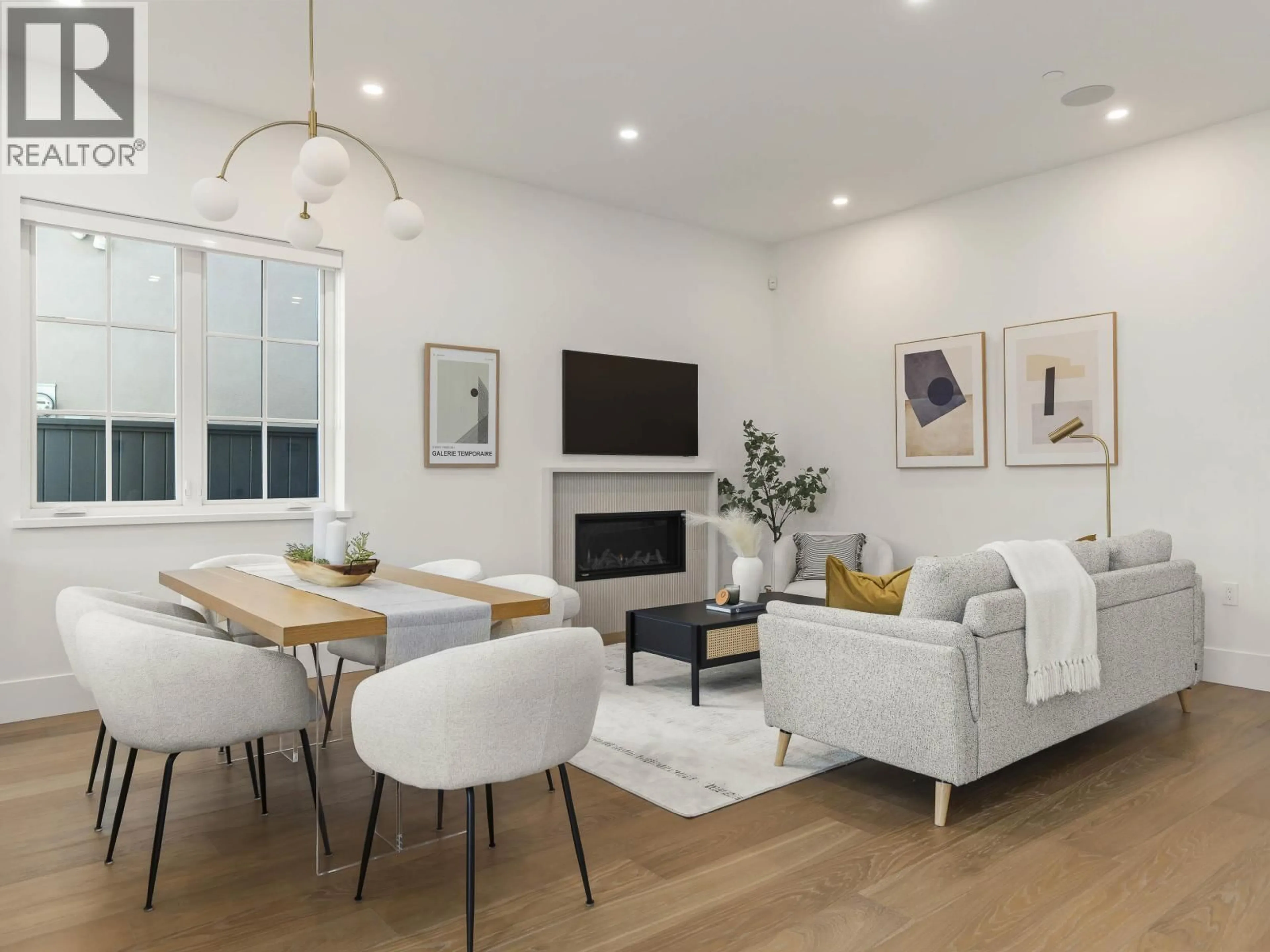 Living room with furniture, wood/laminate floor for 2 - 2848 19TH AVENUE, Vancouver British Columbia V6L1E5