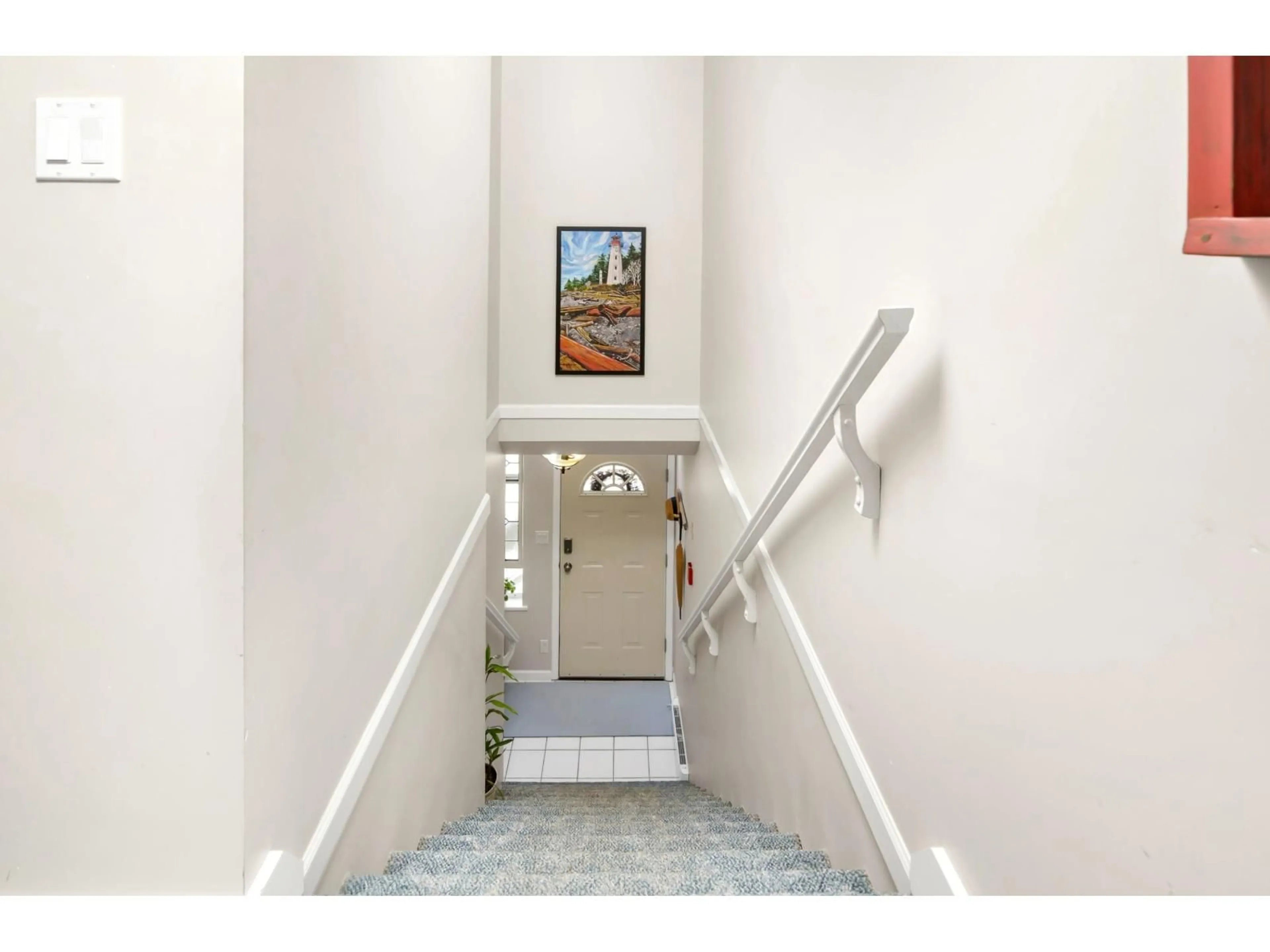 Indoor foyer for 102 - 33344 2ND AVENUE, Mission British Columbia V2V1K3