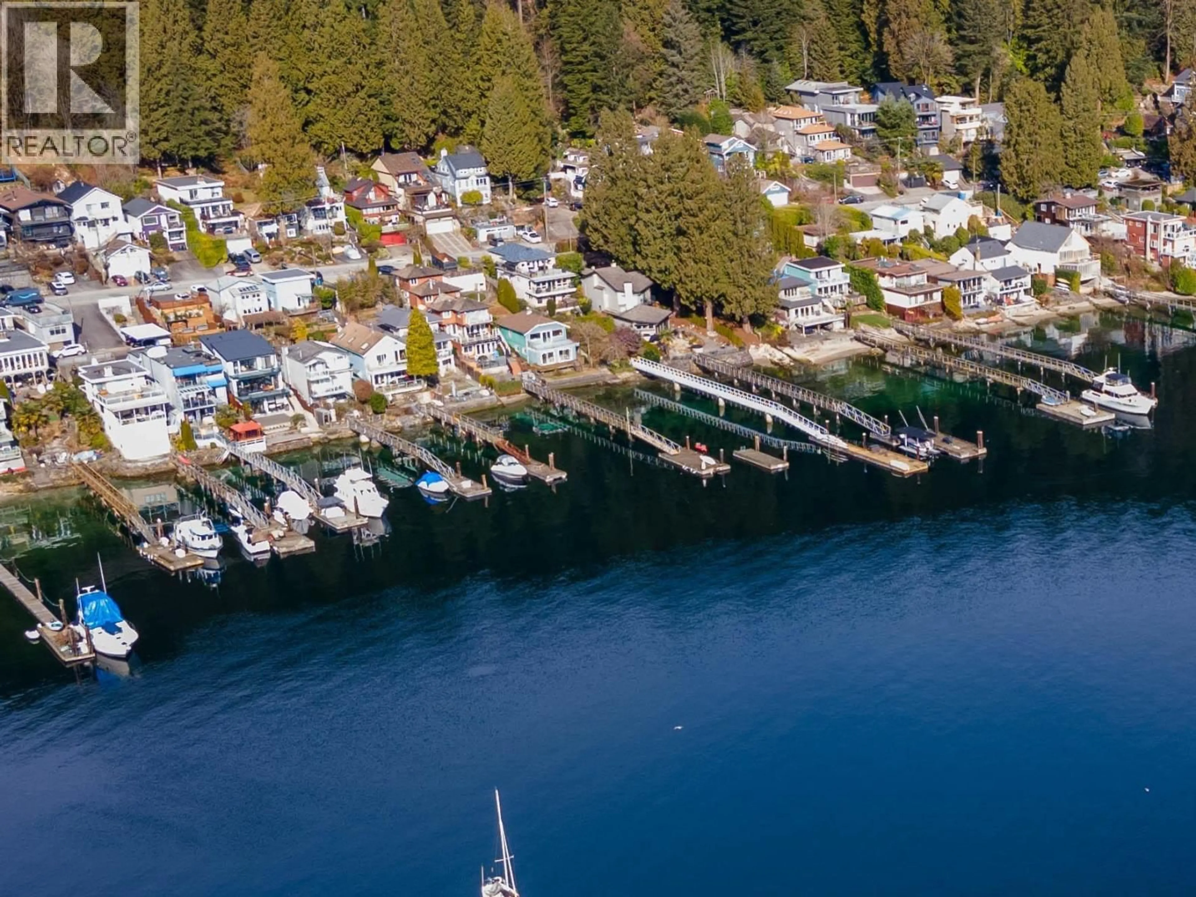 A pic from outside/outdoor area/front of a property/back of a property/a pic from drone, water/lake/river/ocean view for 2588 PANORAMA DRIVE, North Vancouver British Columbia V7G1V5