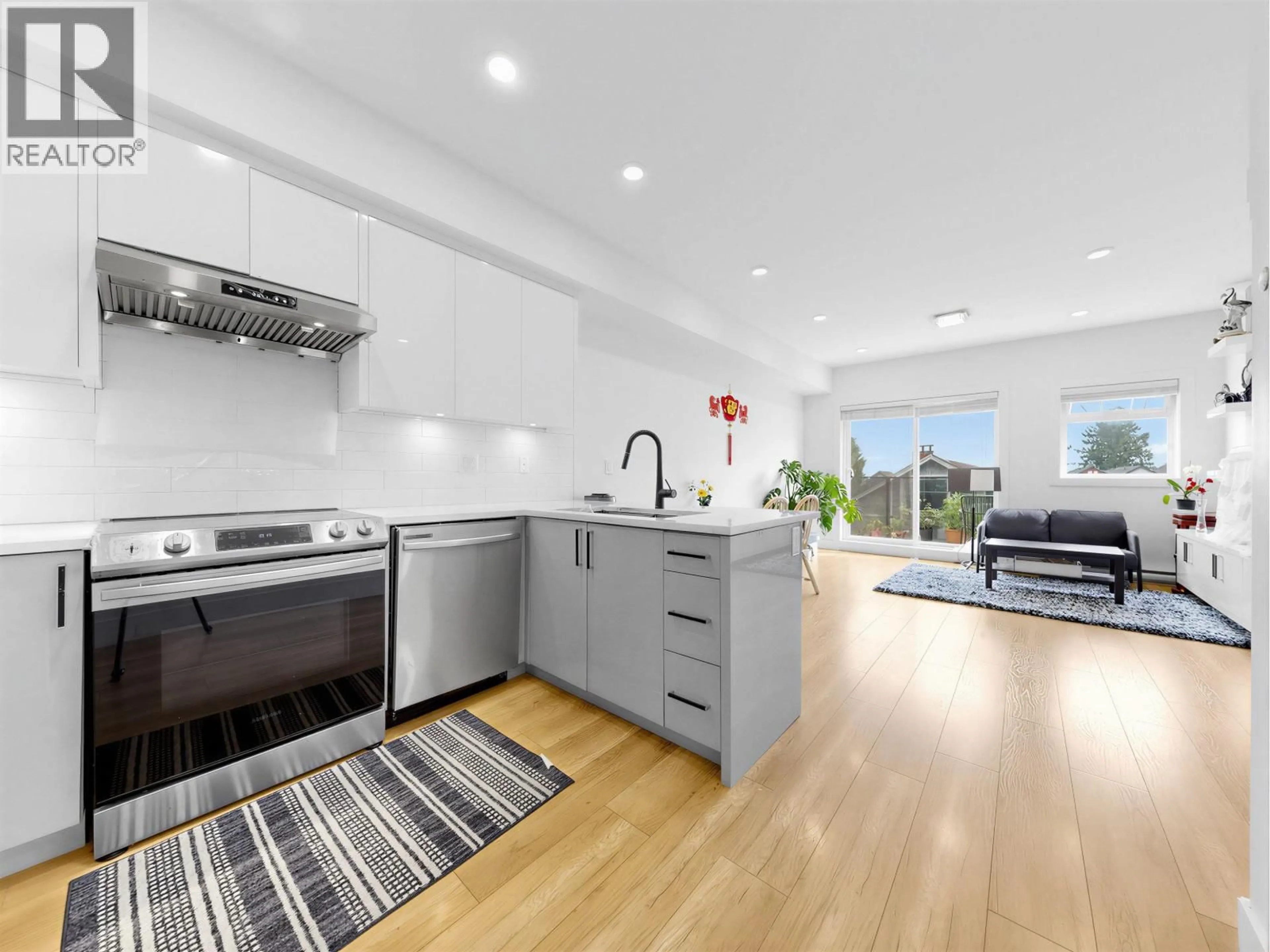 Open concept kitchen, unknown for 15 - 6288 BERESFORD STREET, Burnaby British Columbia V5J1K2