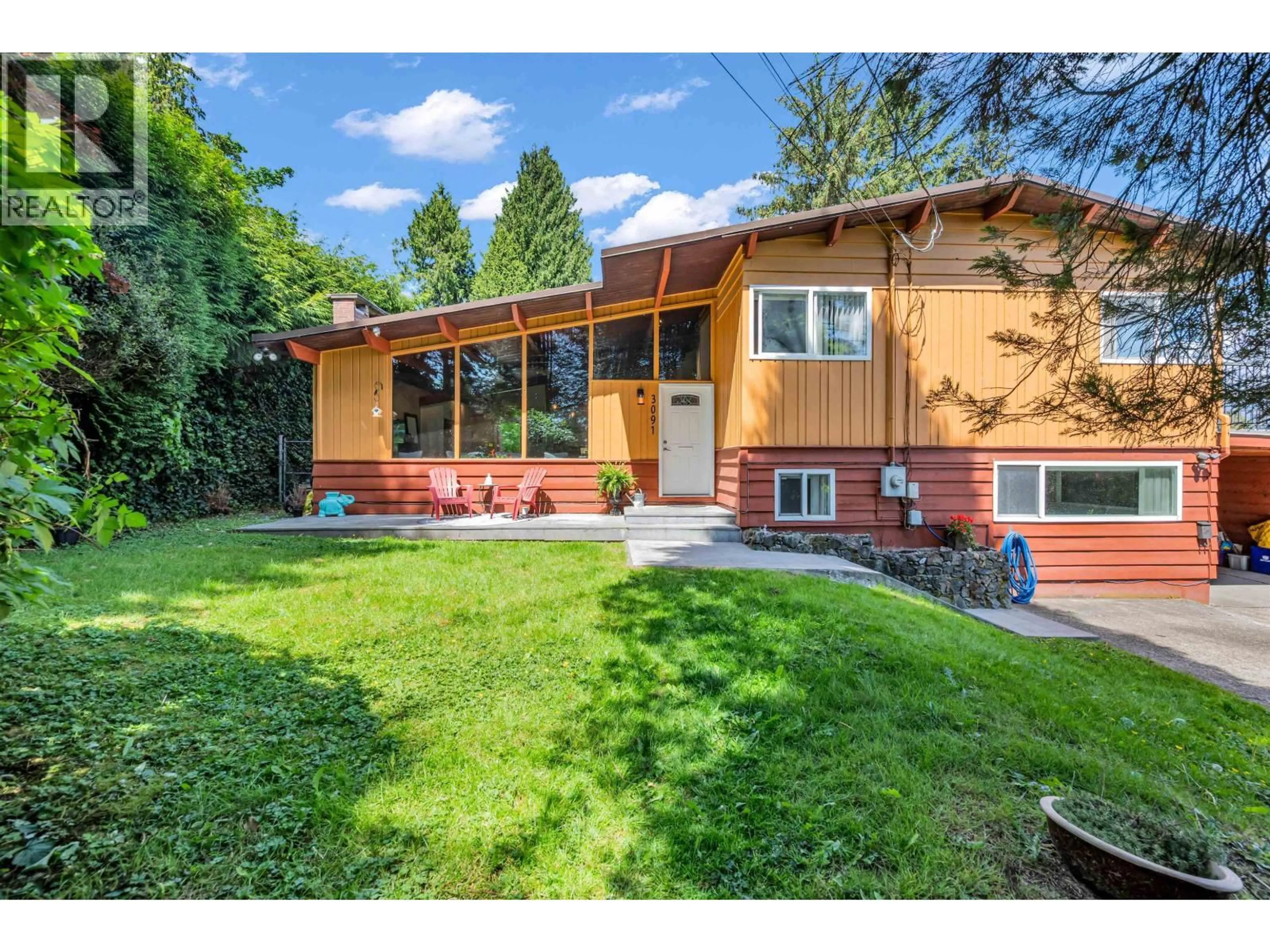 Home with vinyl exterior material, unknown for 3091 LAZY A STREET, Coquitlam British Columbia V3C3N8