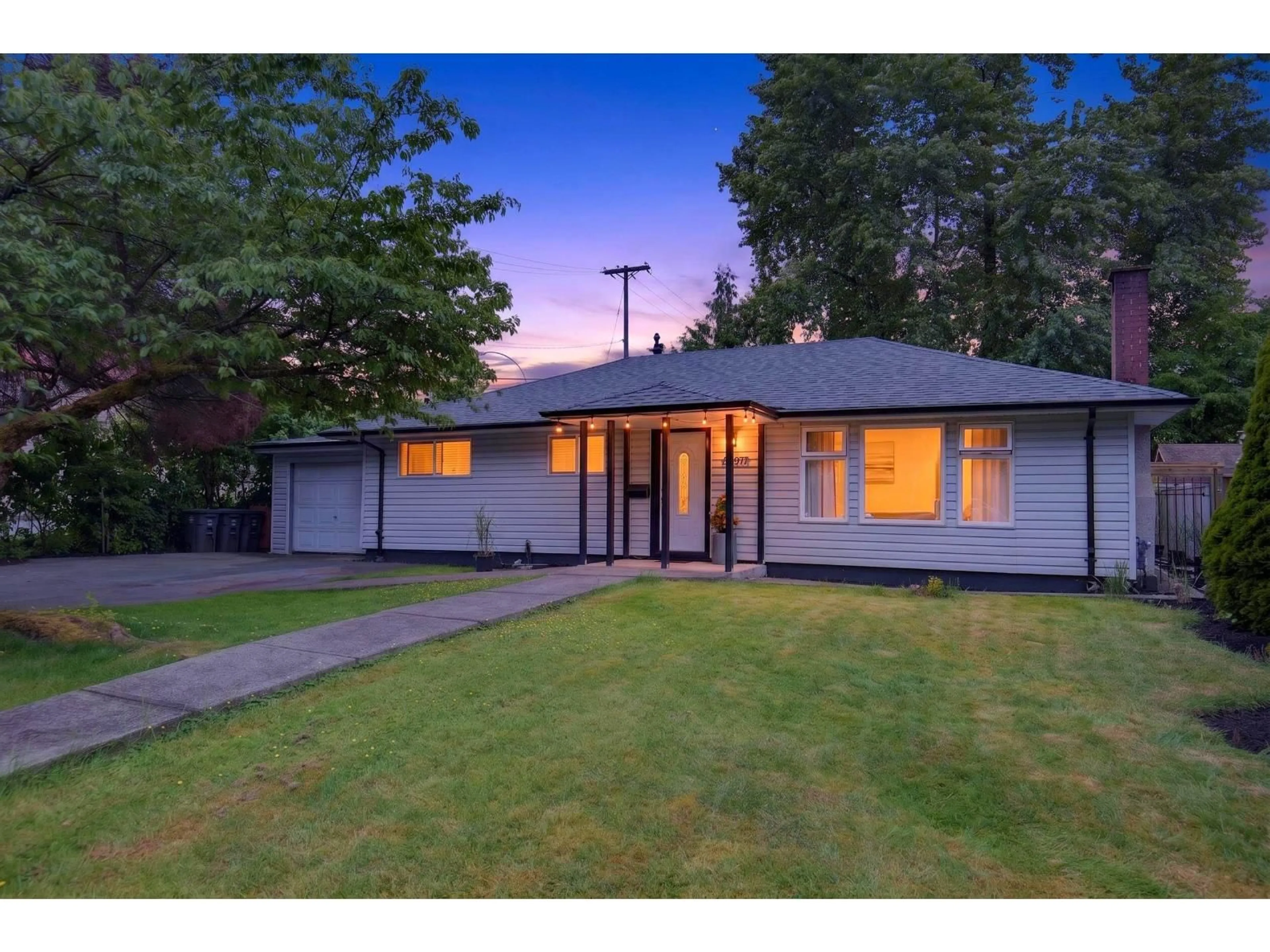 Home with vinyl exterior material, street for 10871 ORIOLE DRIVE, Surrey British Columbia V3R5A4