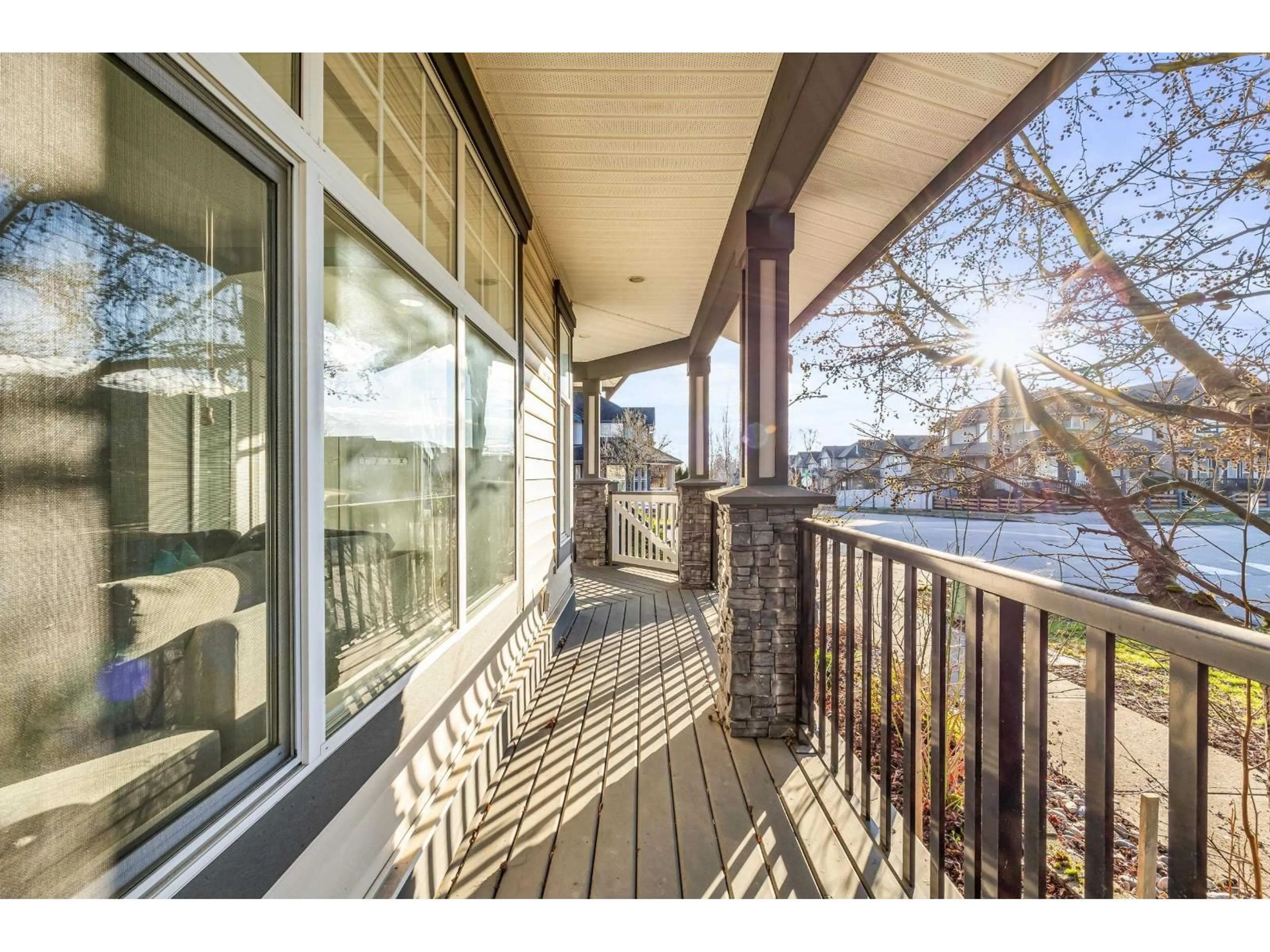 Patio, water/lake/river/ocean view for 6602 193A STREET, Surrey British Columbia V4N0C1
