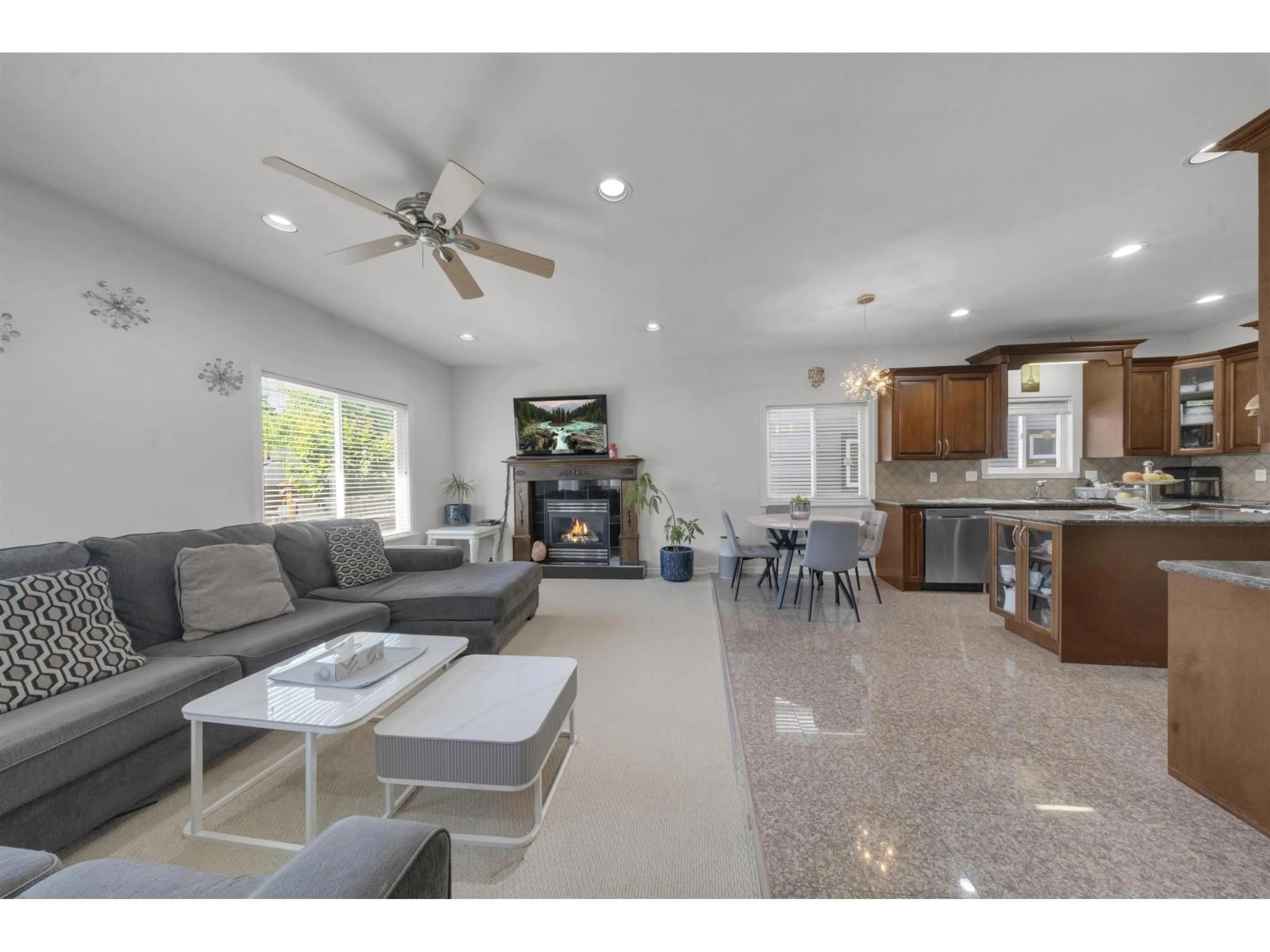 Open concept kitchen, ceramic/tile floor for 17460 64A AVENUE, Surrey British Columbia V3S3K9