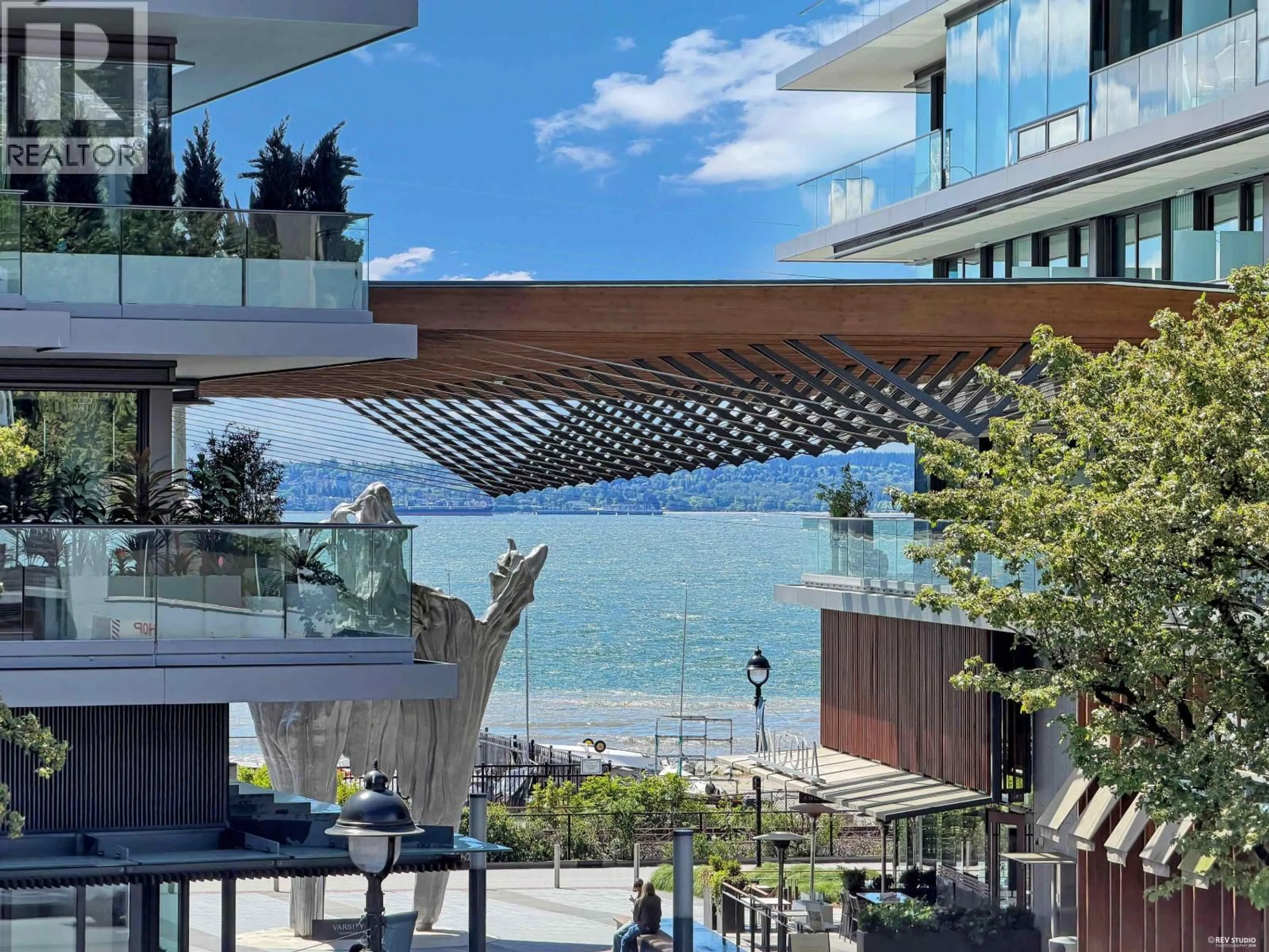 Patio, unknown for 207 - 1331 MARINE DRIVE, West Vancouver British Columbia V7T1B6