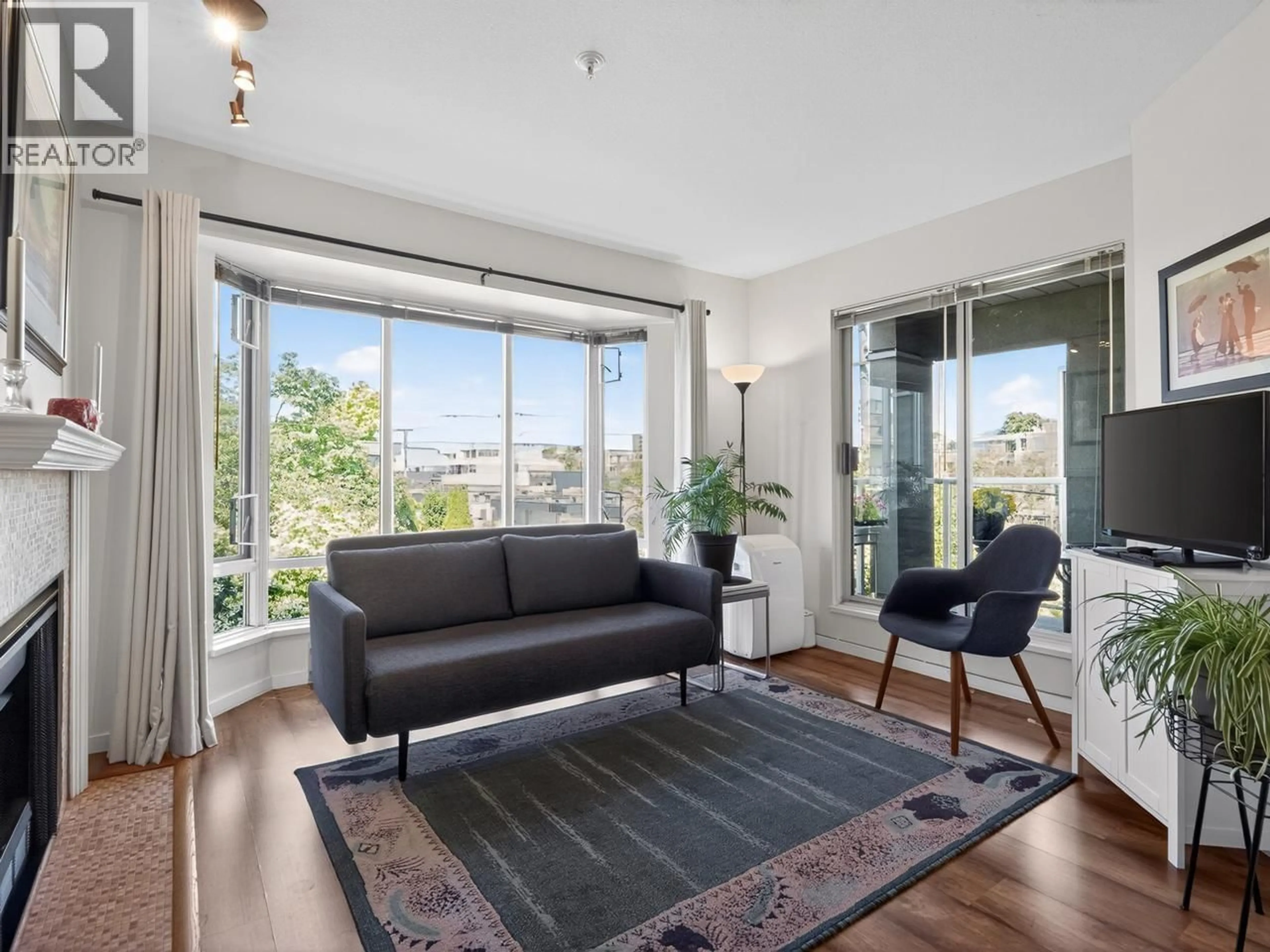 Living room with furniture, unknown for 305 - 2195 5TH AVENUE, Vancouver British Columbia V6K1S1