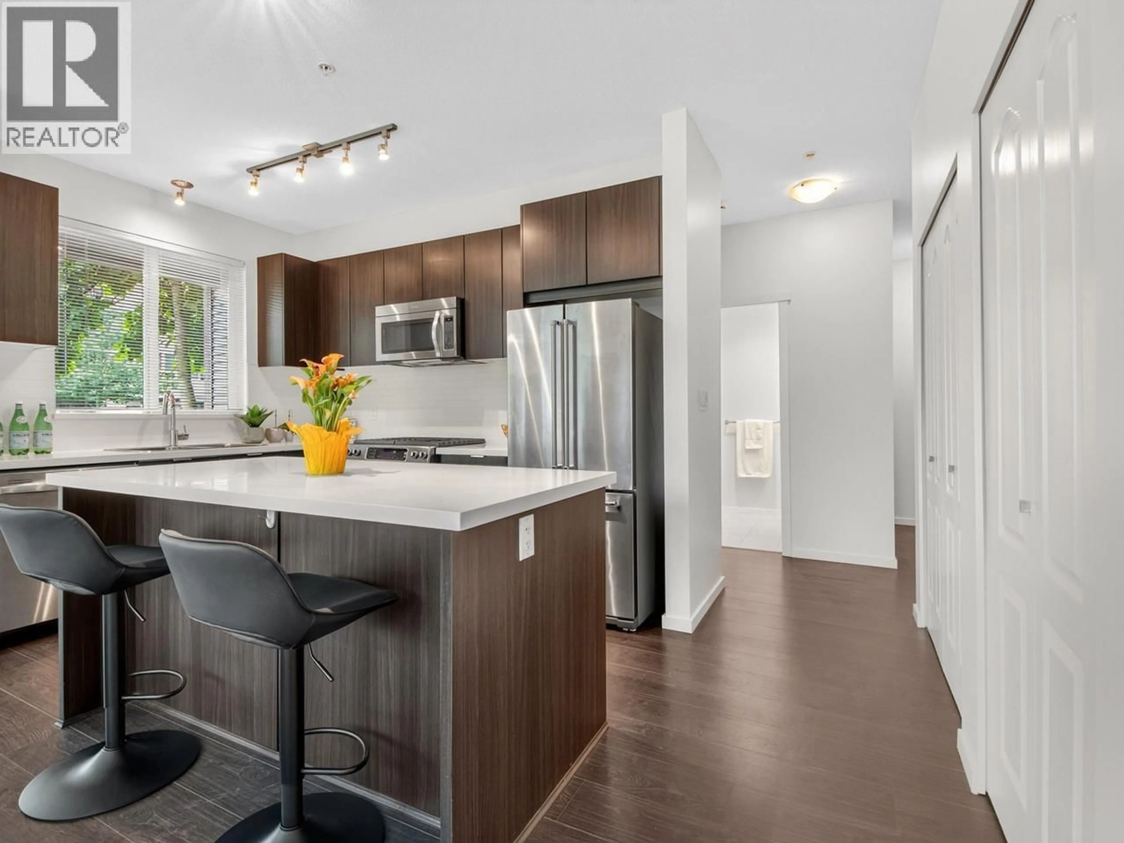 Open concept kitchen, unknown for 102 - 3107 WINDSOR GATE, Coquitlam British Columbia V3B0L1