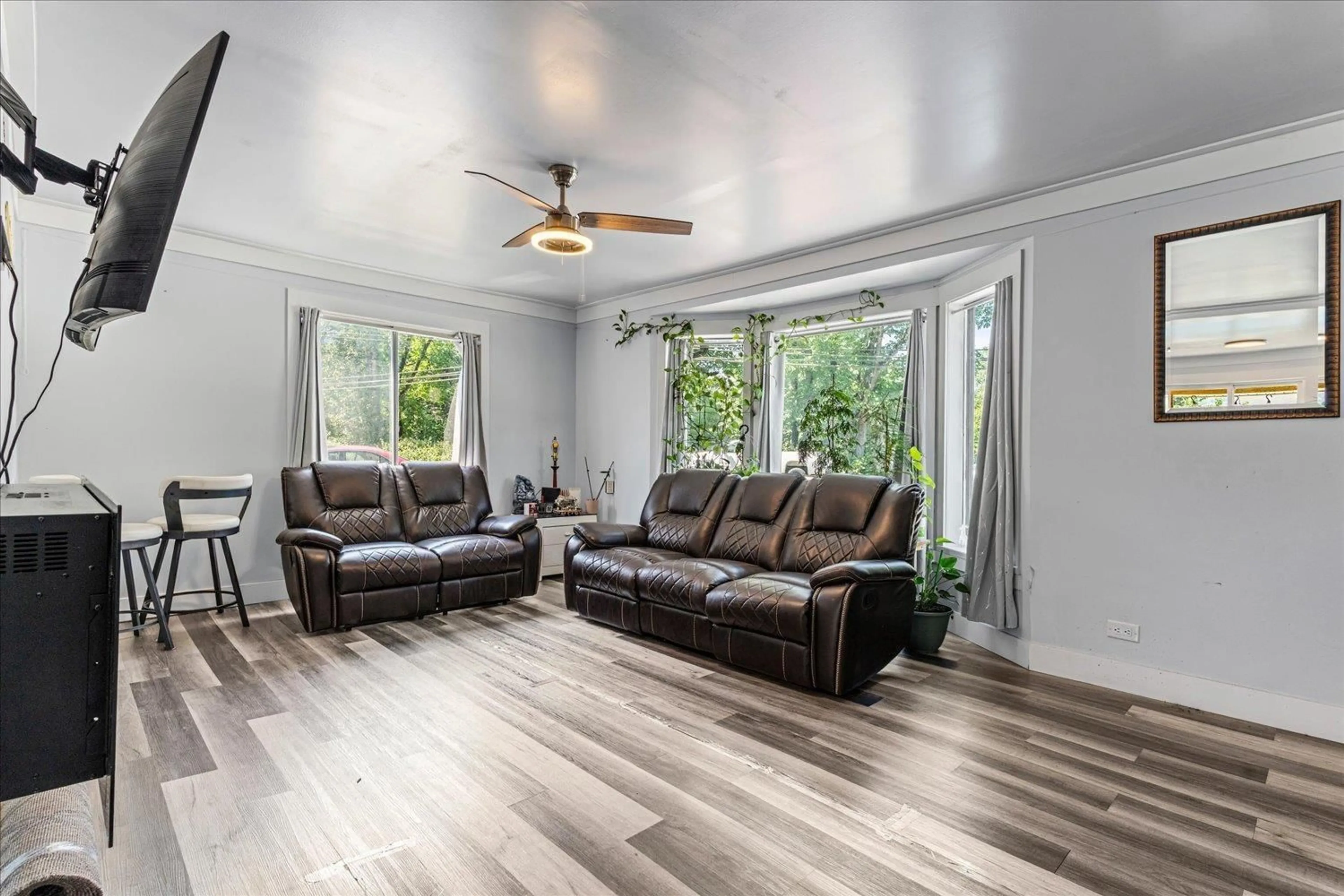 Living room with furniture, wood/laminate floor for 50970 YALE ROAD, Rosedale British Columbia V0X1X2