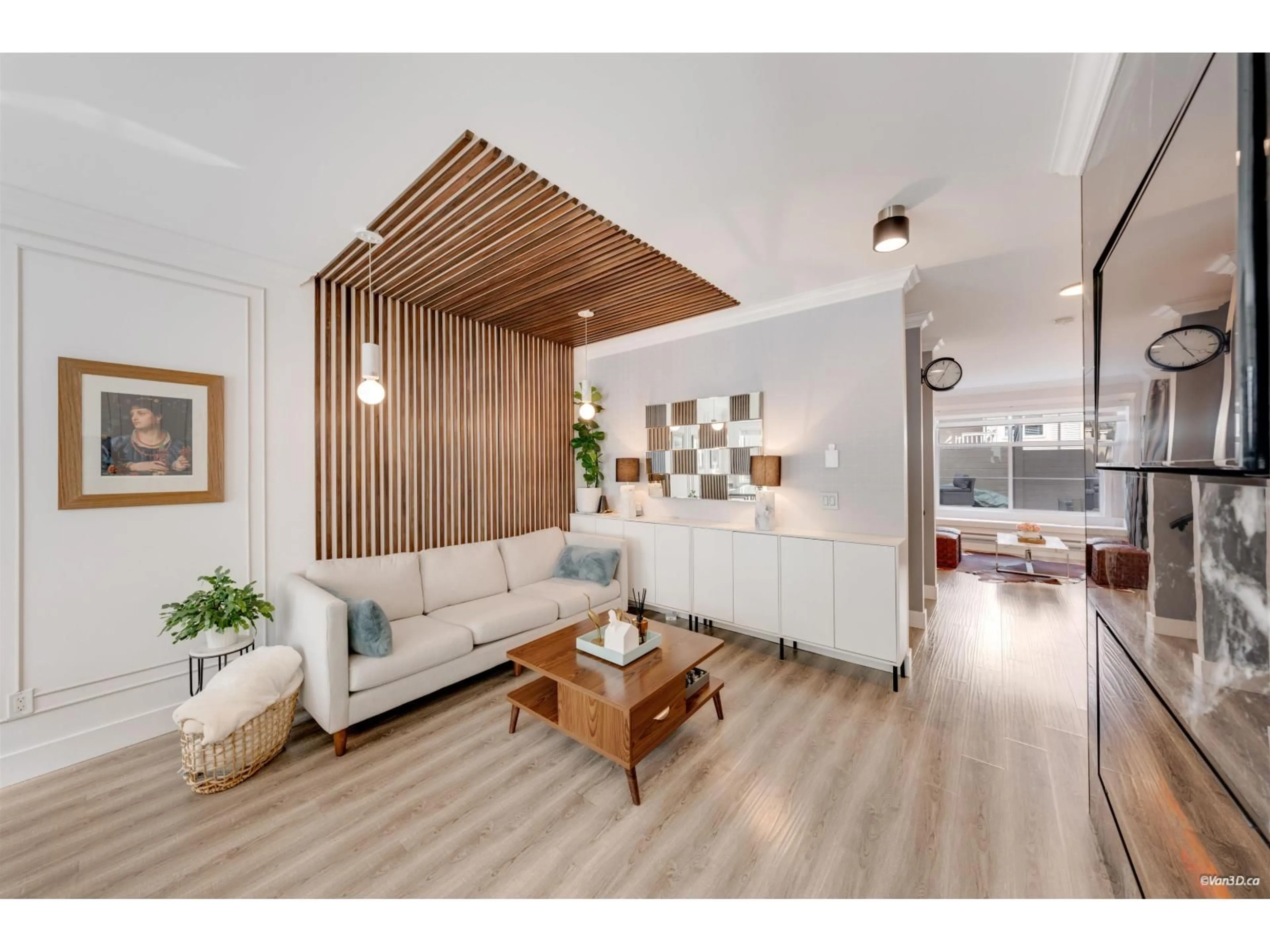 Living room with furniture, wood/laminate floor for 9 - 6767 196 STREET, Surrey British Columbia V4N6R2