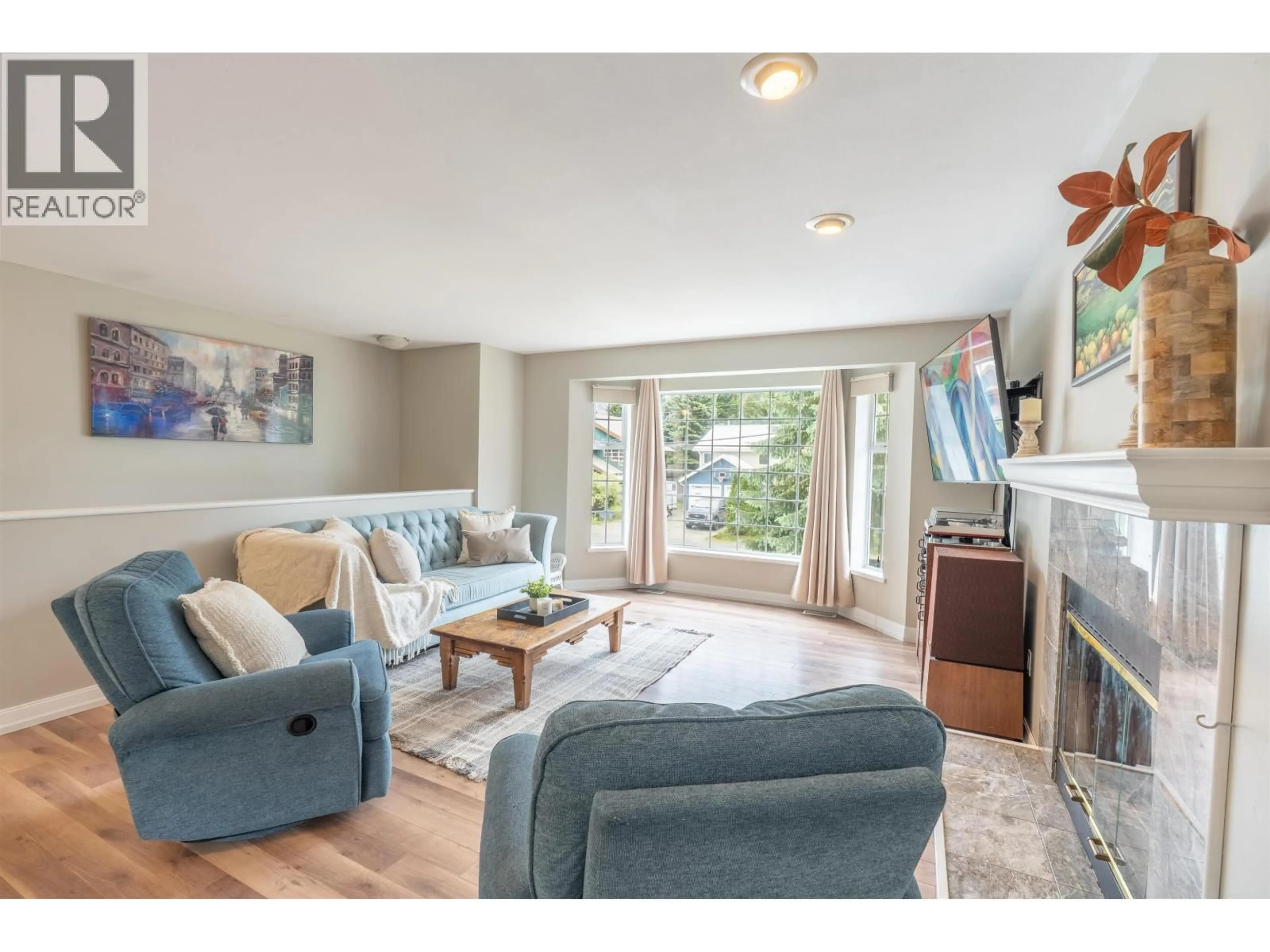 Living room with furniture, unknown for 1485 LUPIN STREET, Pemberton British Columbia V0N2L0