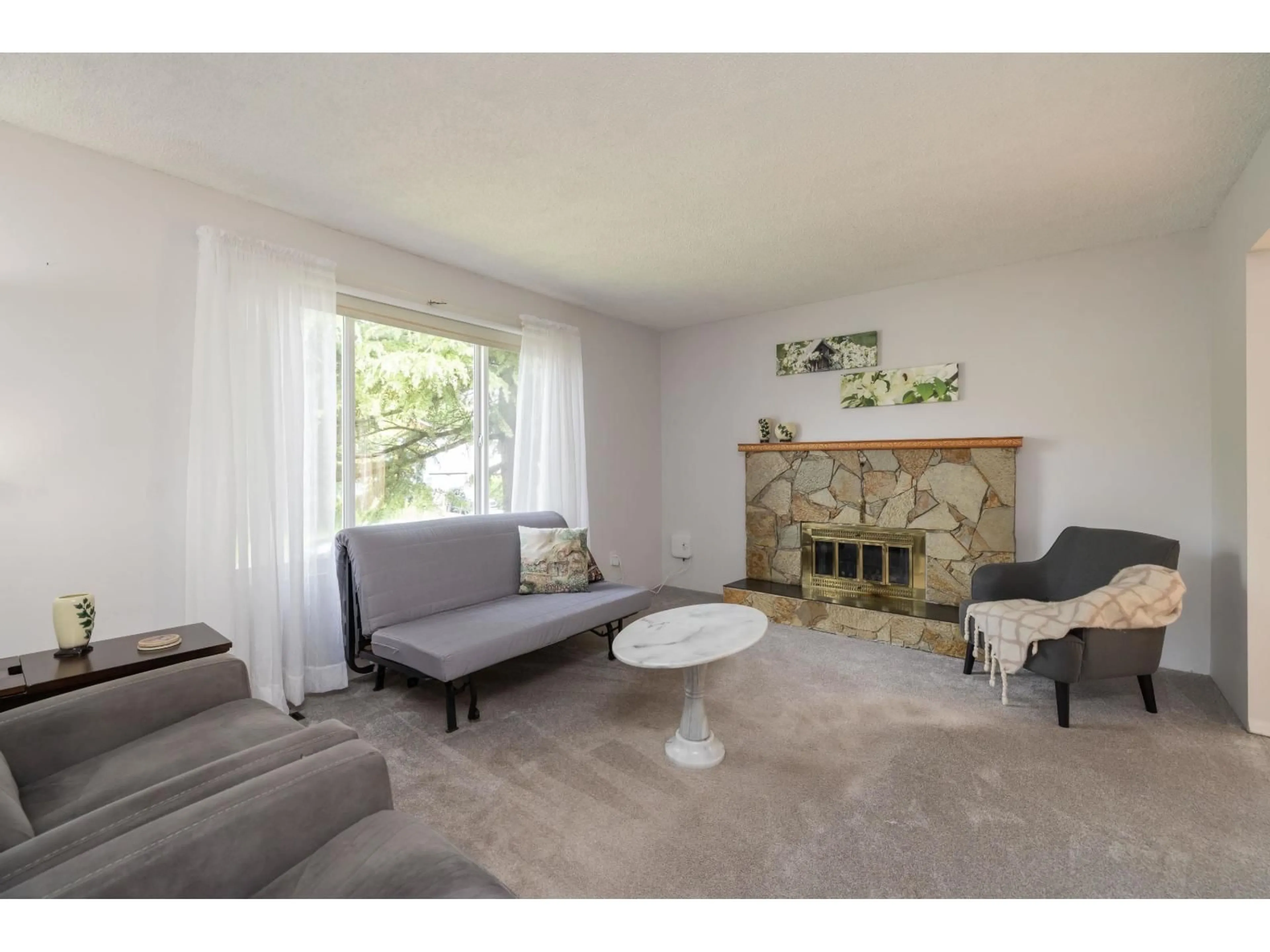 Living room with furniture, unknown for 2652 WILDWOOD DRIVE, Langley British Columbia V2Y1C5