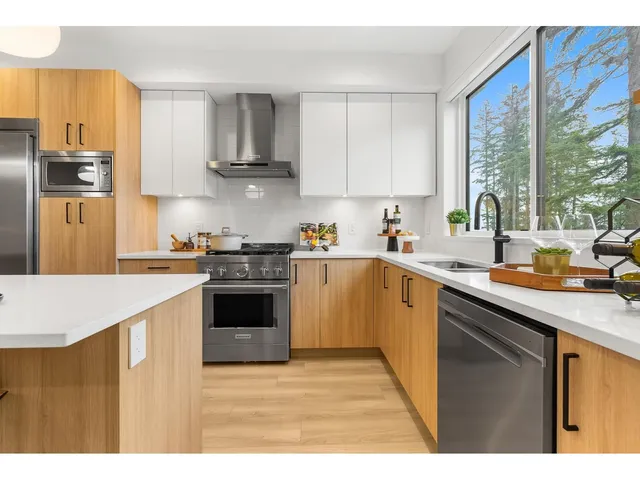 10 - 17538 100 AVENUE, Surrey 2