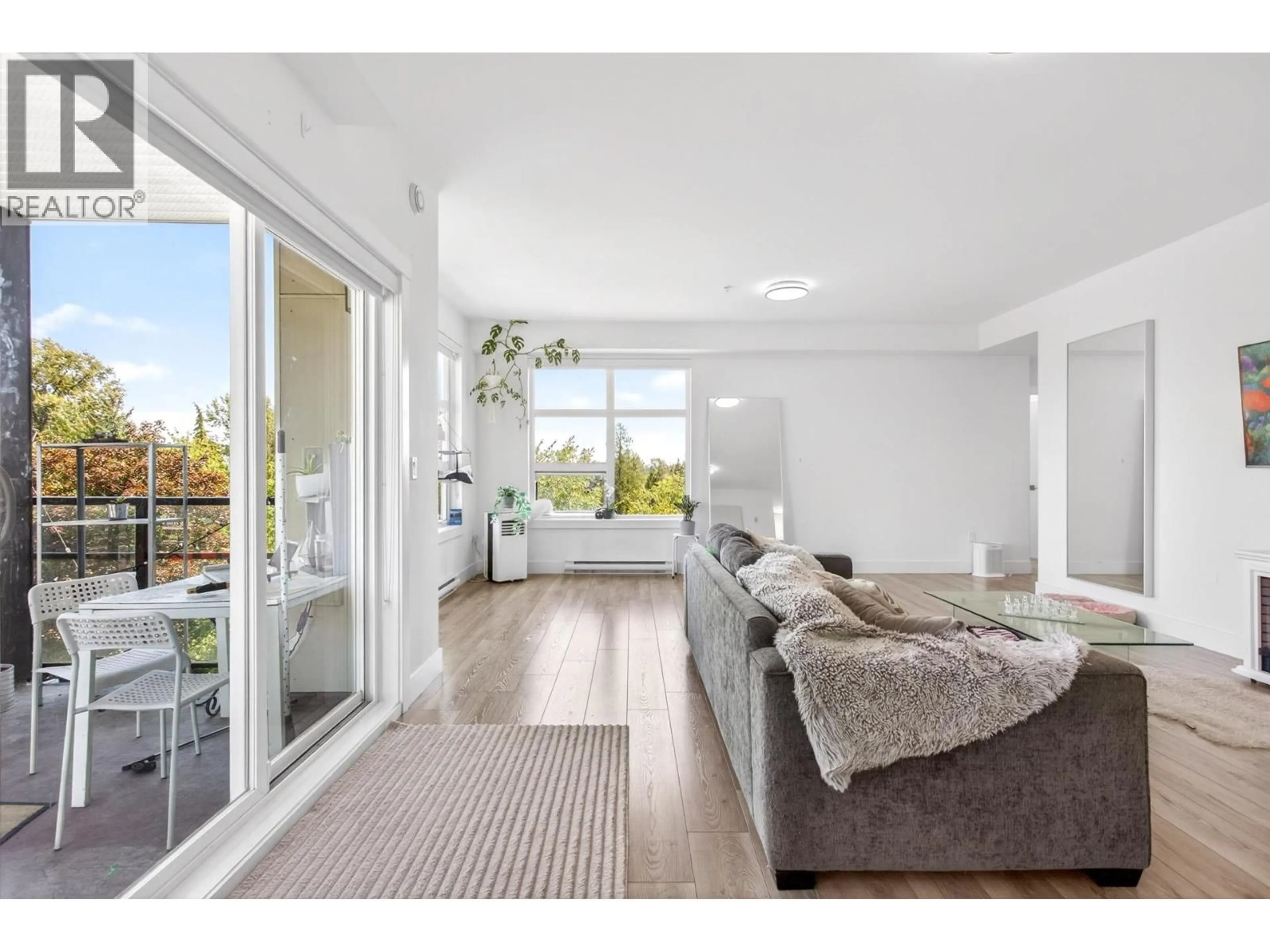 Unknown for 403 - 22577 ROYAL CRESCENT, Maple Ridge British Columbia V2X2M2