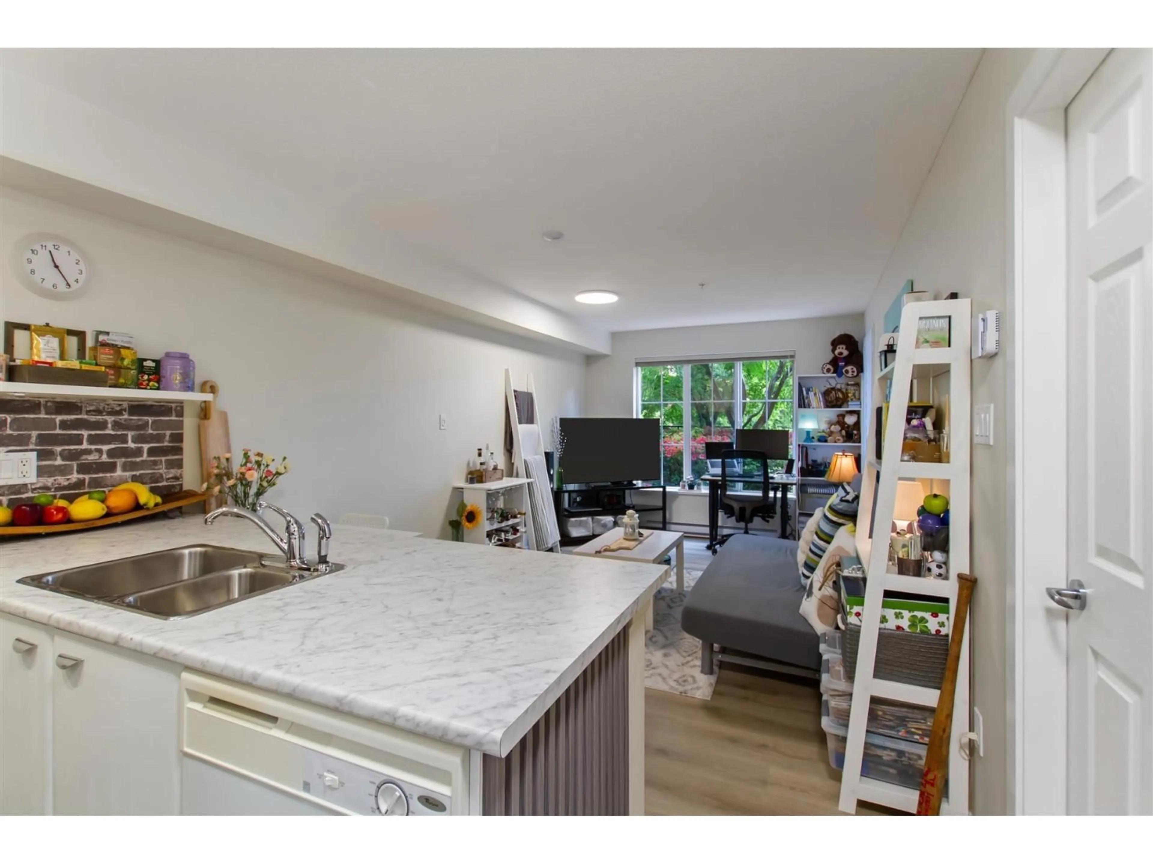 Open concept kitchen, unknown for 107 - 14877 100 AVENUE, Surrey British Columbia V3R3H1