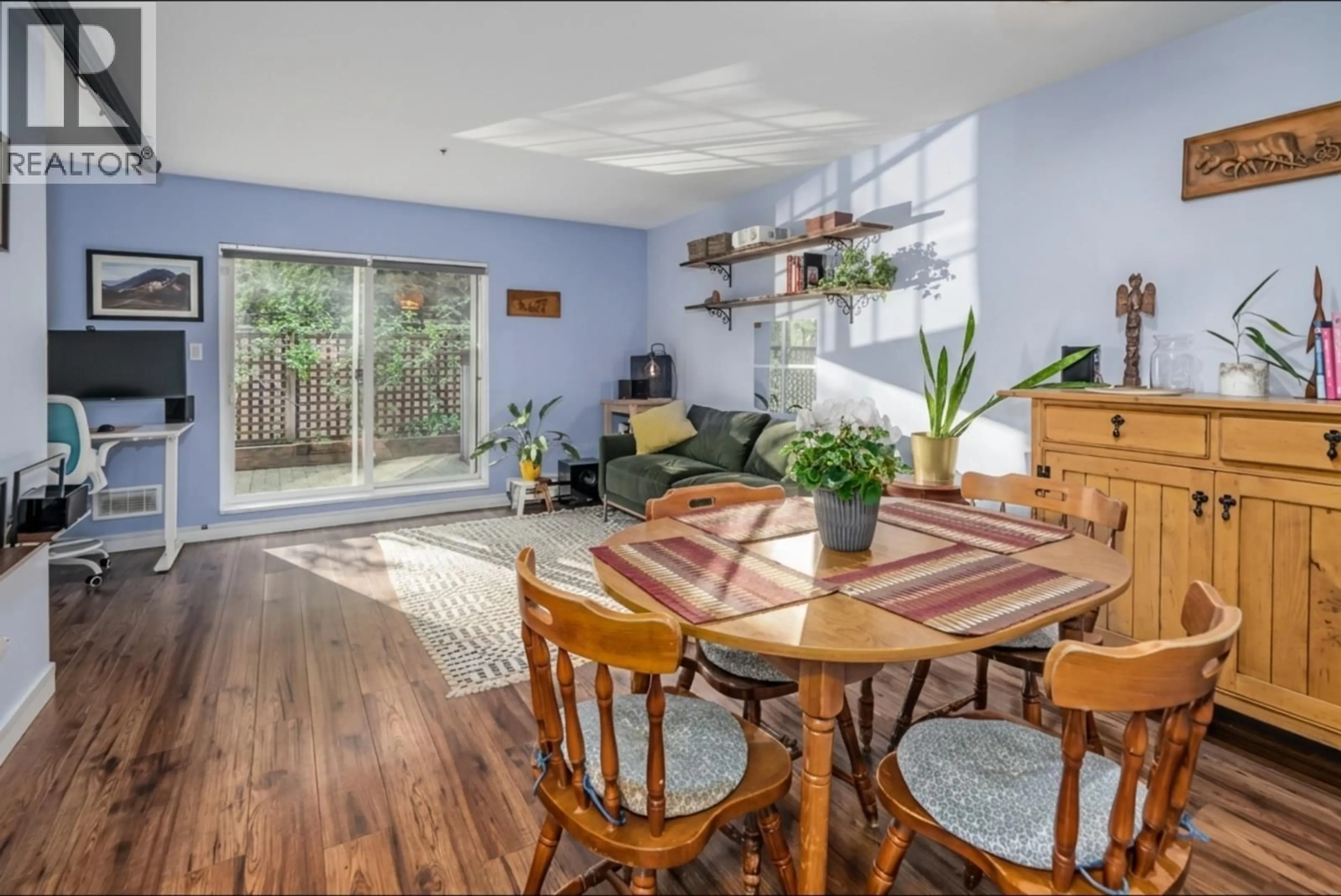 Dining room, wood/laminate floor for 106 - 526 13TH STREET, New Westminster British Columbia V3M4L9