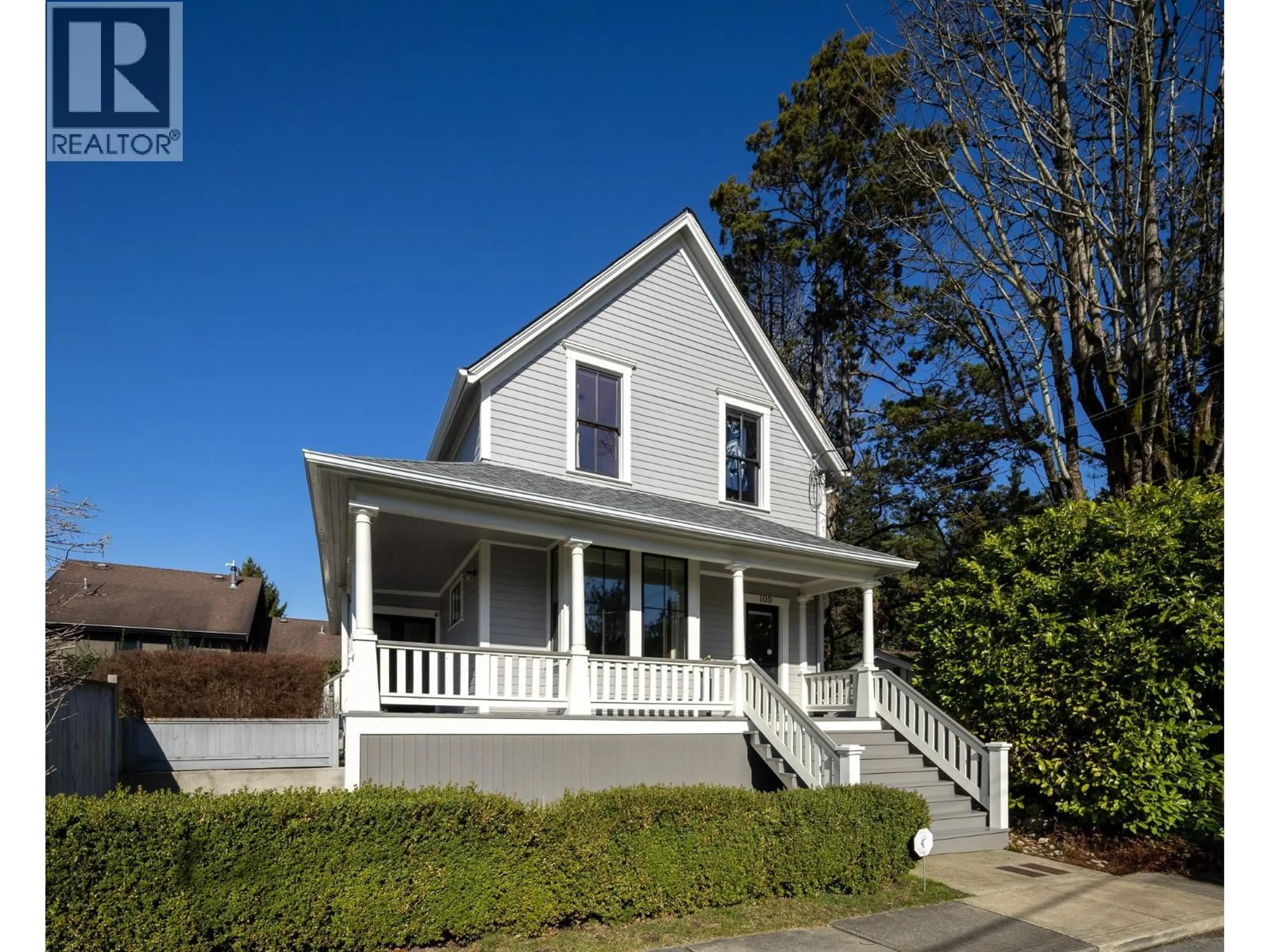 Home with vinyl exterior material, street for 109 OAKLAND STREET, New Westminster British Columbia V3L1P5