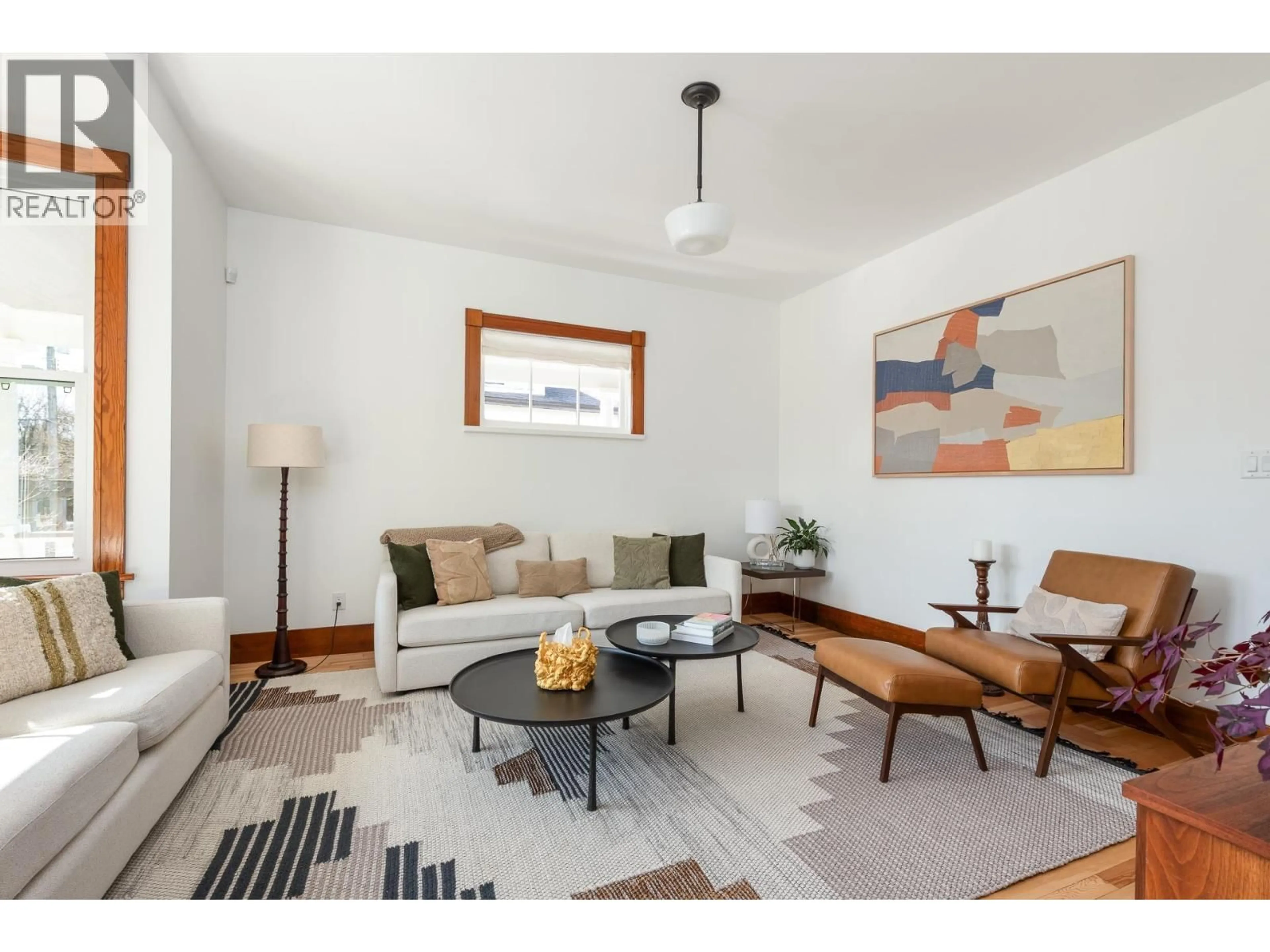 Living room with furniture, unknown for 109 OAKLAND STREET, New Westminster British Columbia V3L1P5