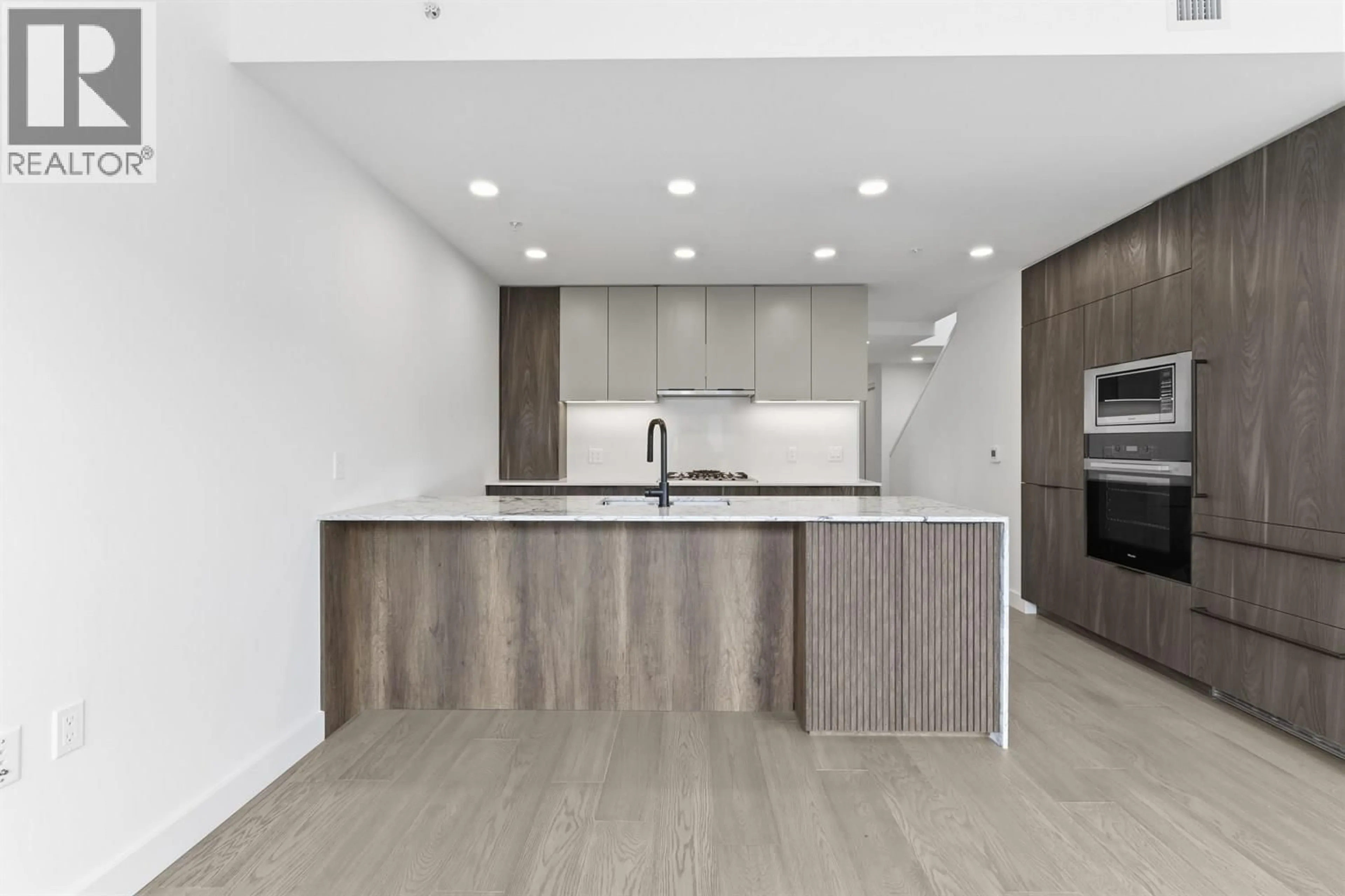 Open concept kitchen, unknown for 305 - 3590 39TH AVENUE, Vancouver British Columbia V6N3A5