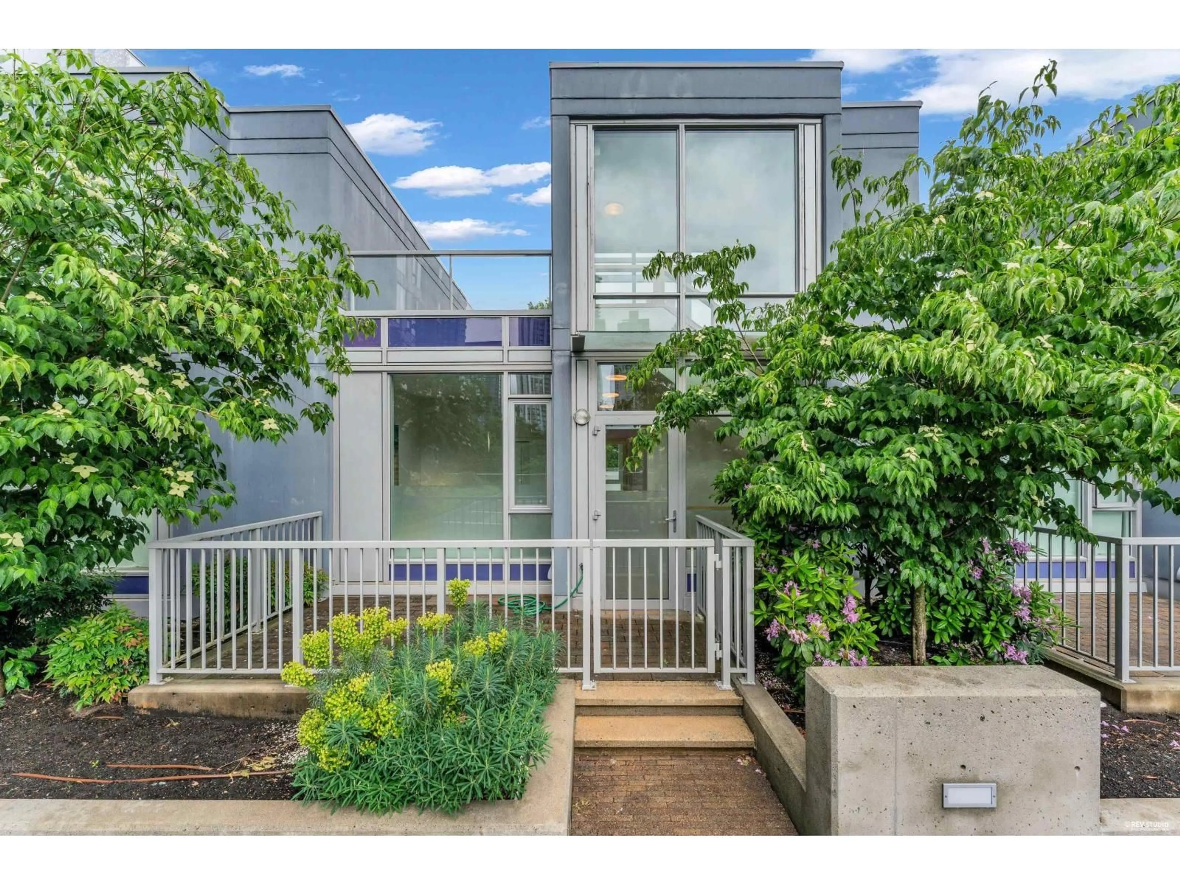 Unknown for 2 - 13720 100 AVENUE, Surrey British Columbia V3T0L5