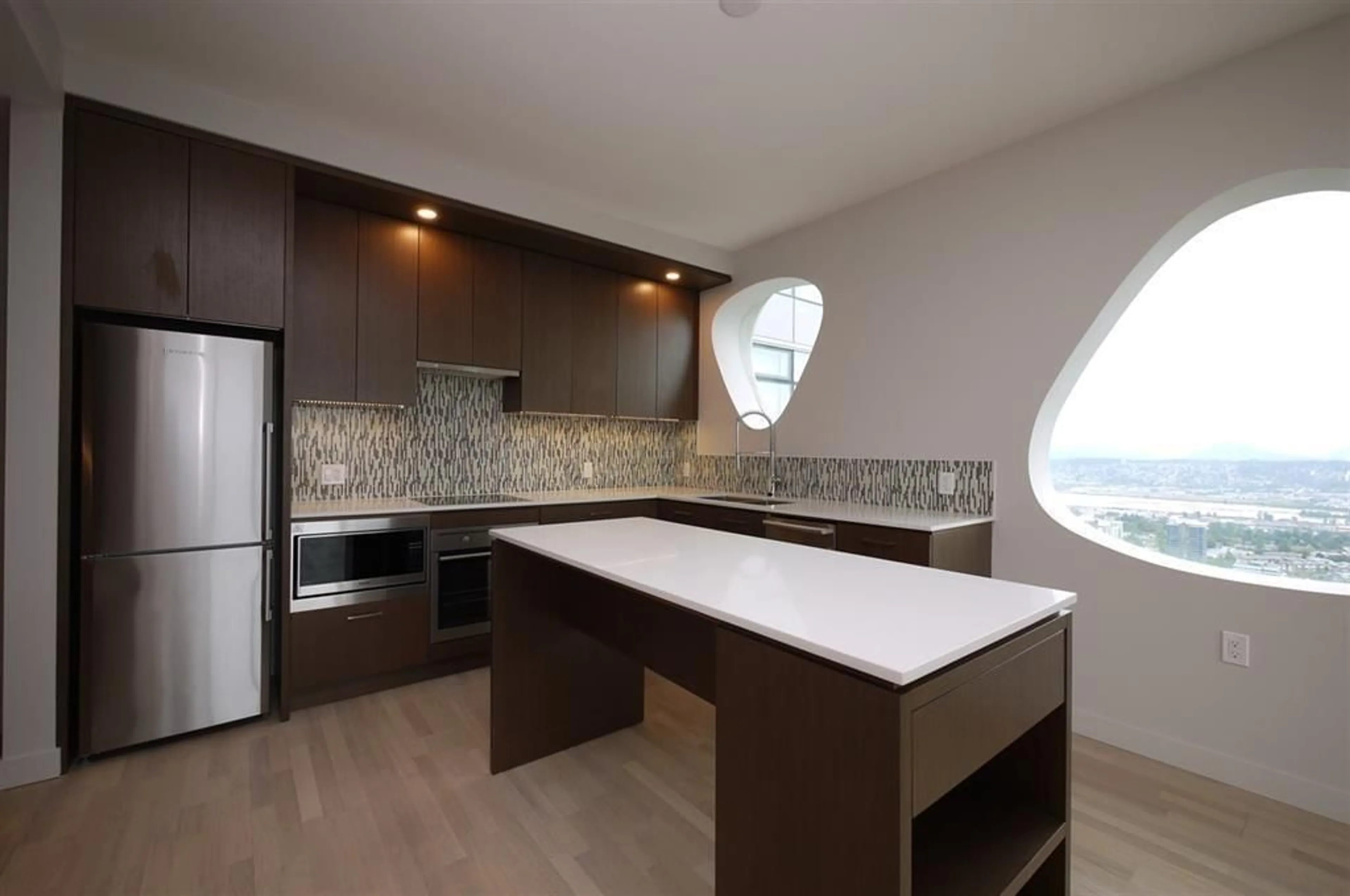 Contemporary kitchen, unknown for 4501 - 13495 CENTRAL AVENUE, Surrey British Columbia V3T0K2
