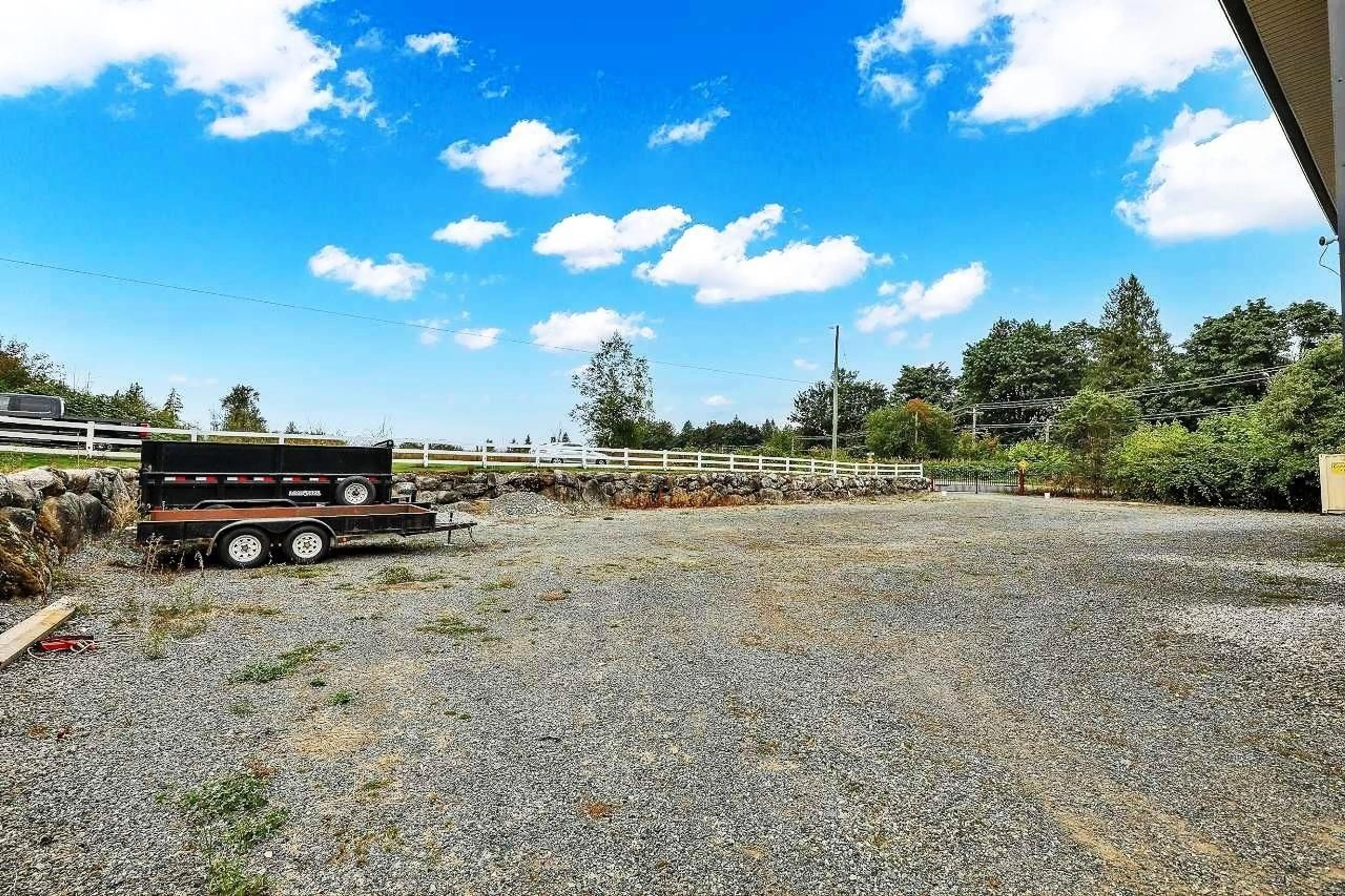 A pic from outside/outdoor area/front of a property/back of a property/a pic from drone, unknown for 6650 258 STREET, Langley British Columbia V4W1V3