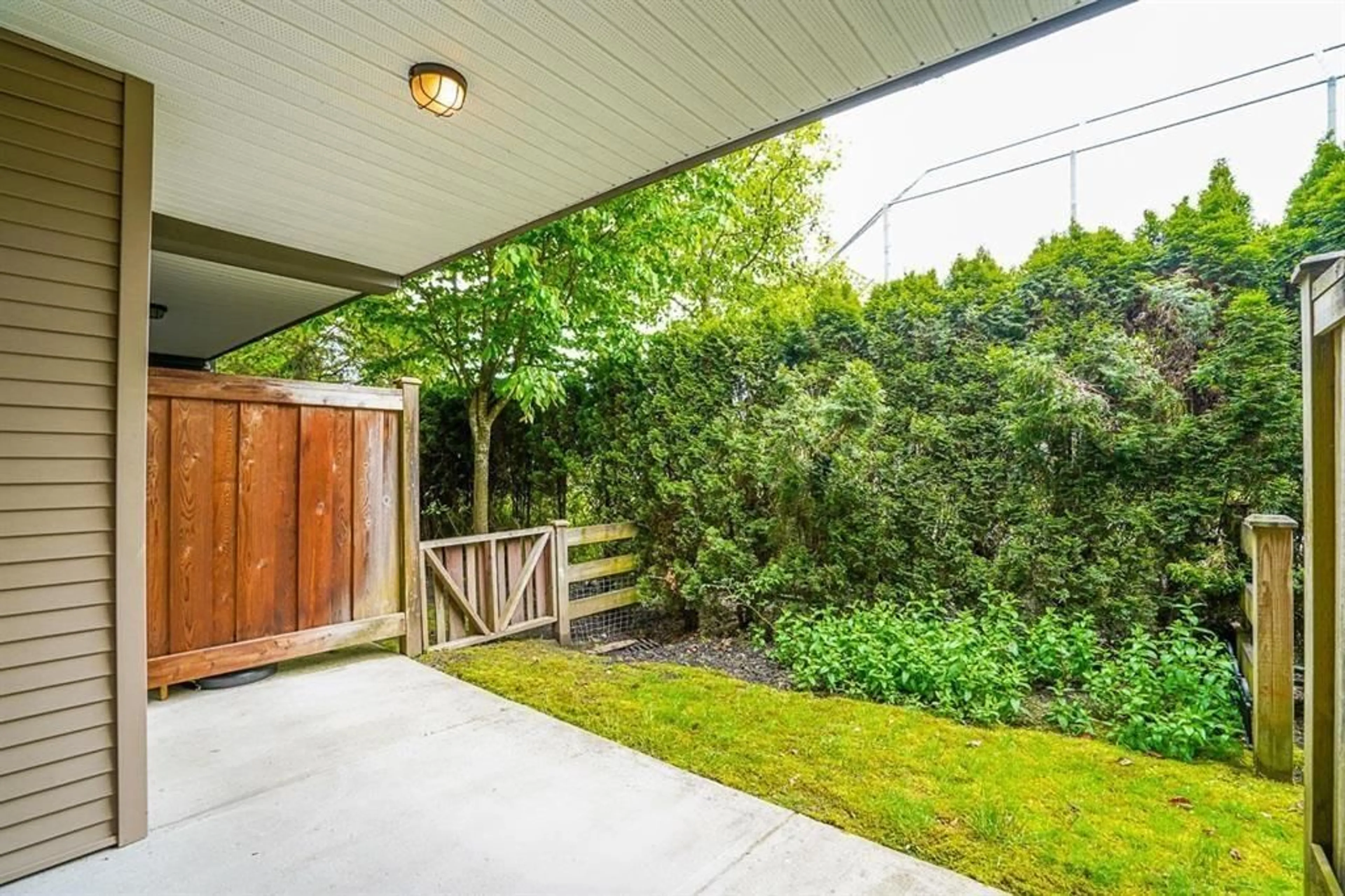 Patio, street for 25 - 8250 209B STREET, Langley British Columbia V2Y0J7