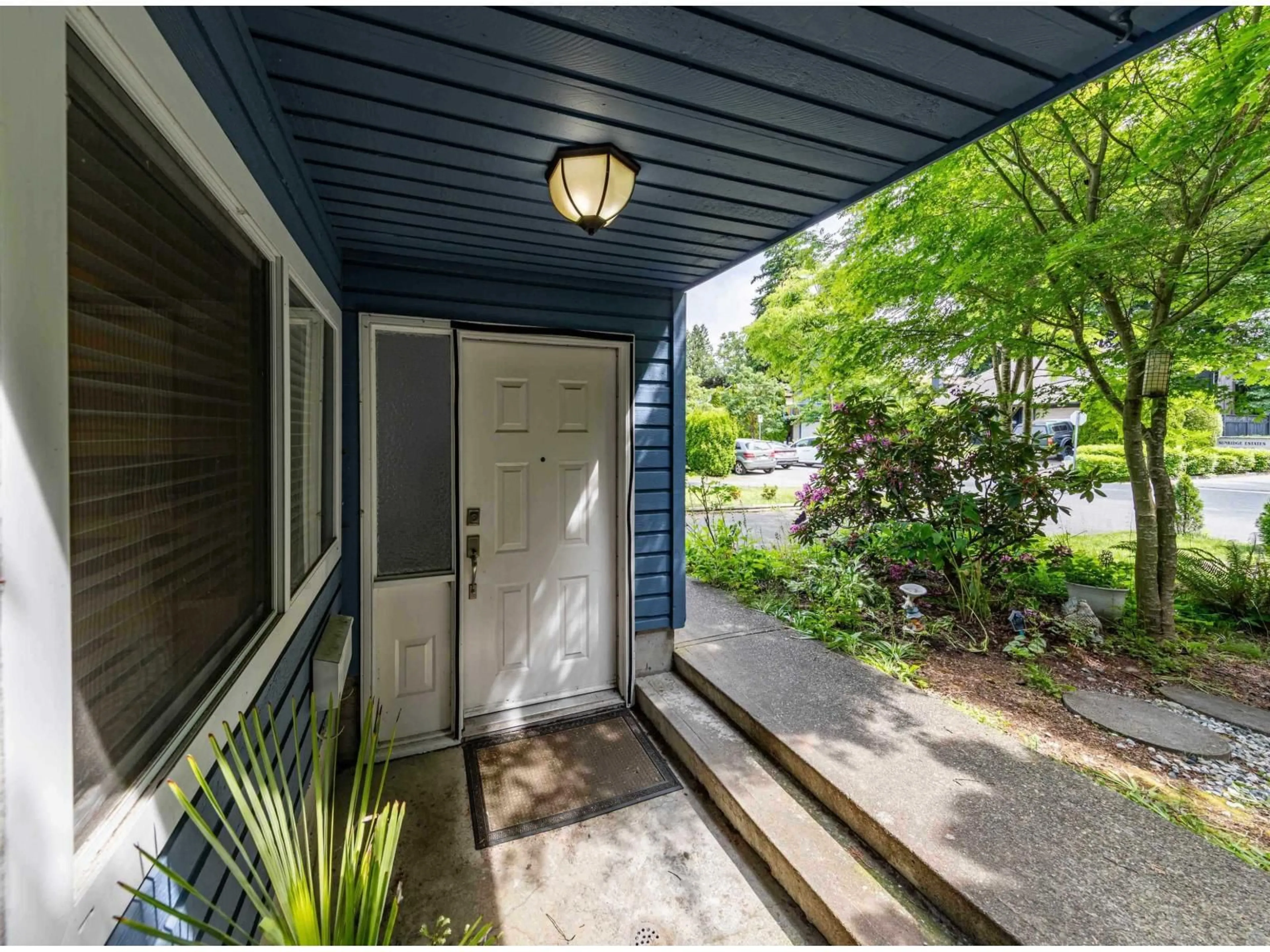 Indoor entryway for 6711 BAKER ROAD, Delta British Columbia V4E2T8