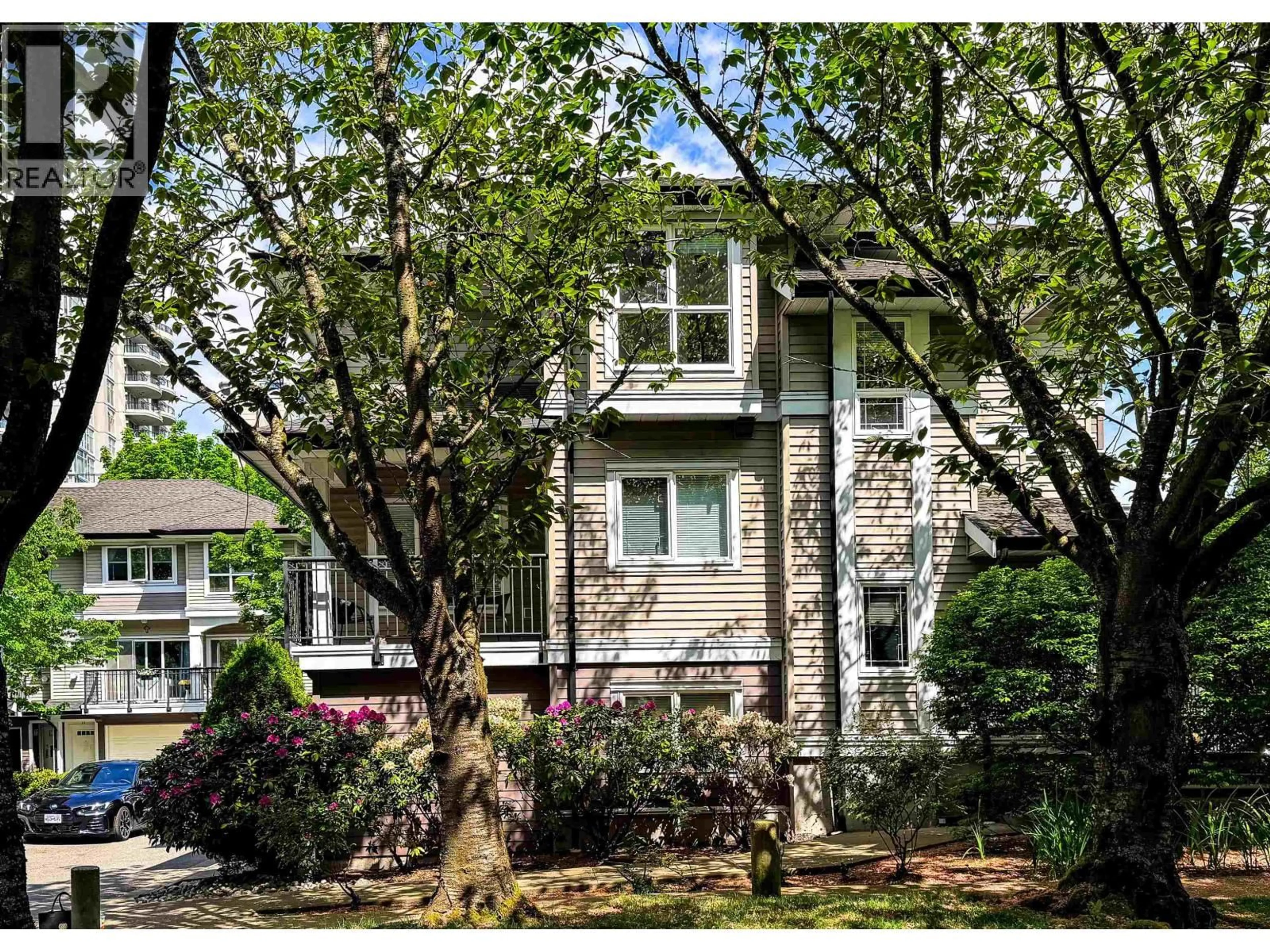 Home with vinyl exterior material, street for 1 - 8433 BENNETT ROAD, Richmond British Columbia V6Y4E5