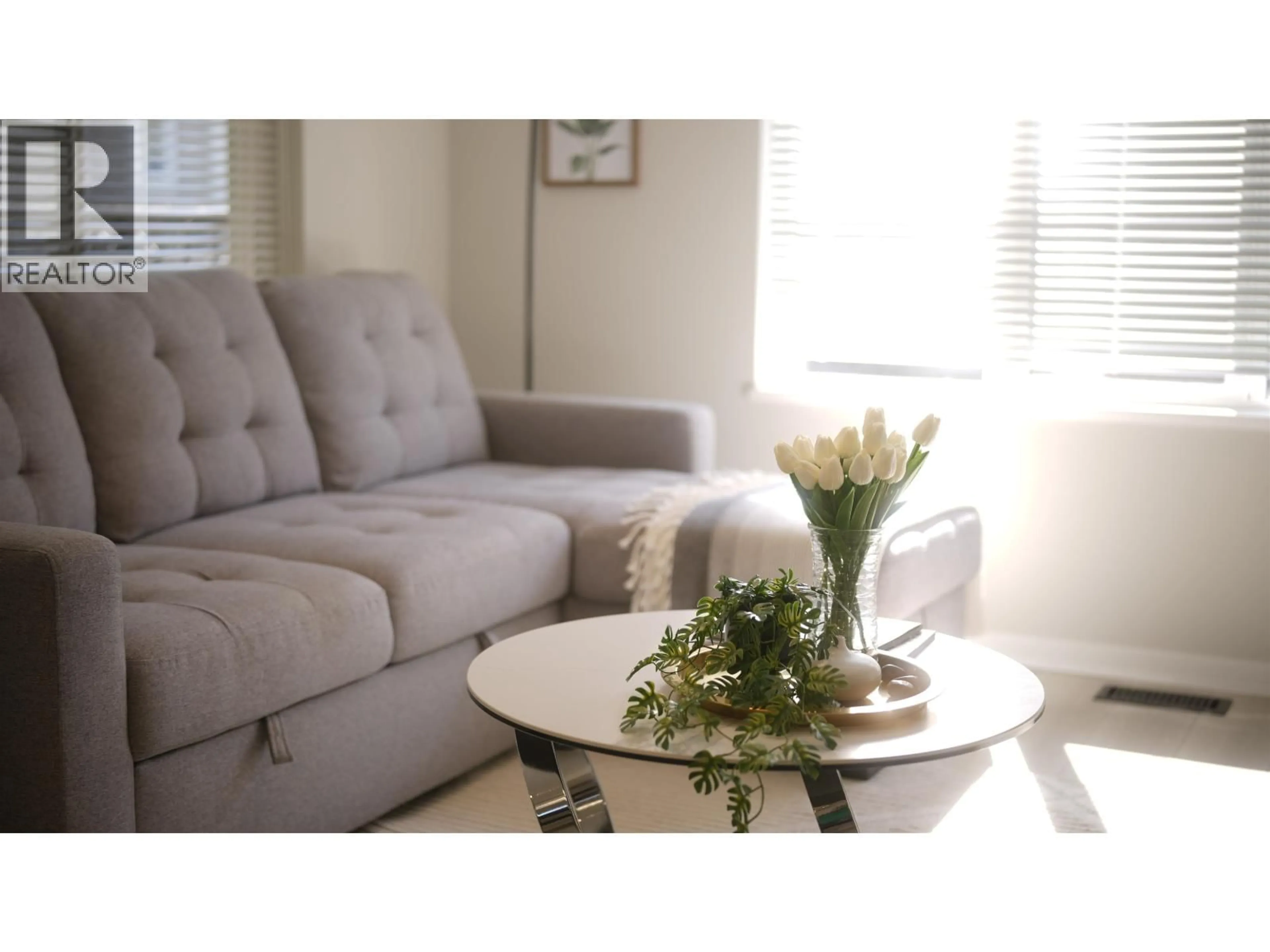 Living room with furniture, wood/laminate floor for 1 - 8433 BENNETT ROAD, Richmond British Columbia V6Y4E5