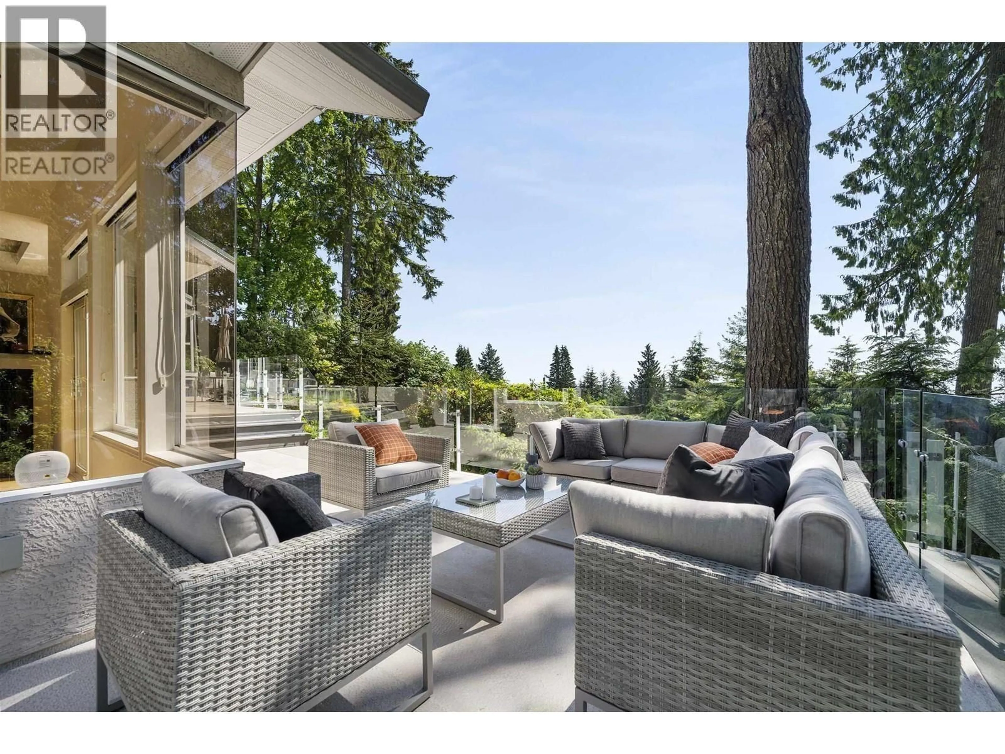 Patio, unknown for 463 VENTURA CRESCENT, North Vancouver British Columbia V7N3G8