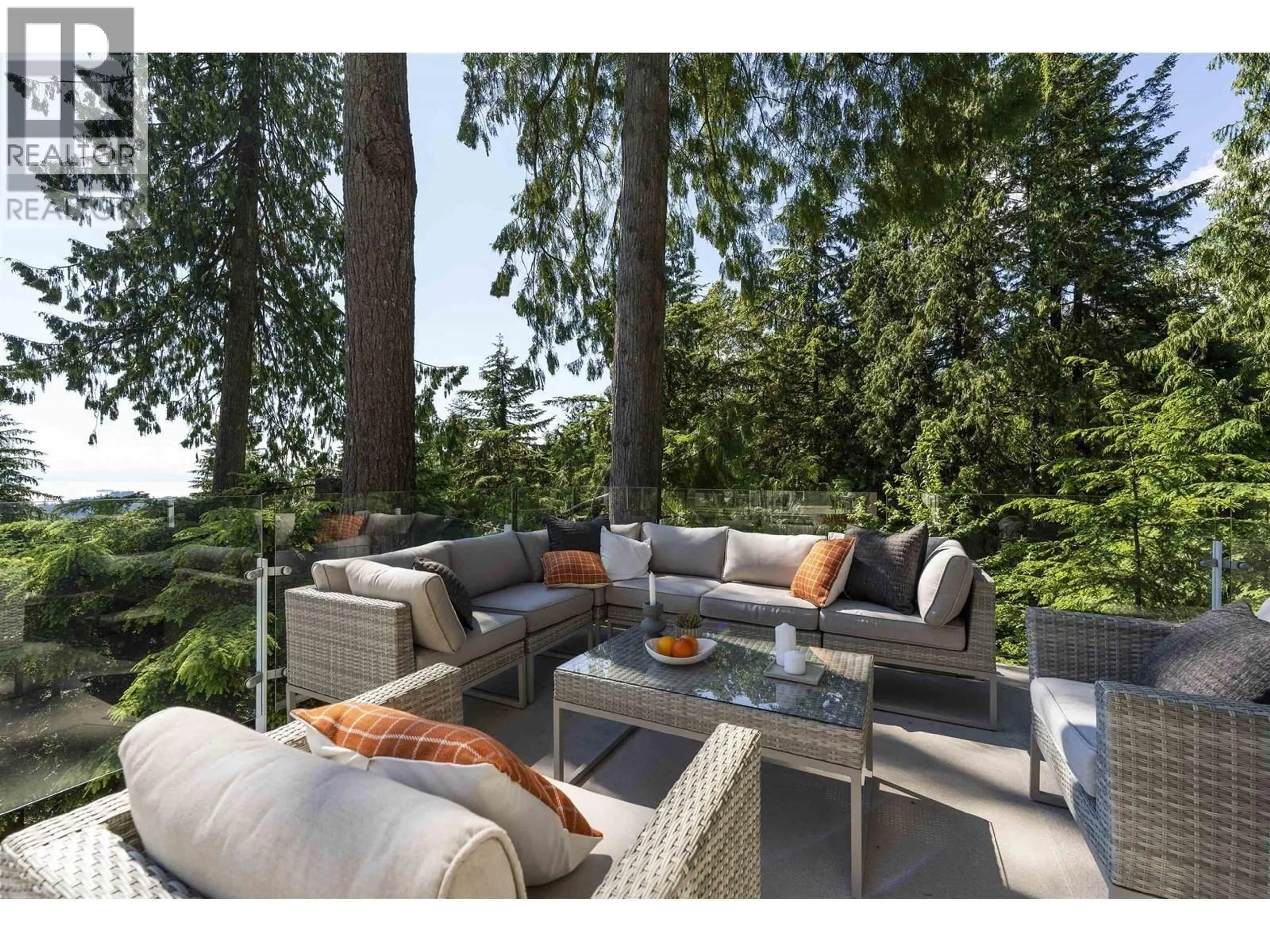 Patio, forest/trees view for 463 VENTURA CRESCENT, North Vancouver British Columbia V7N3G8
