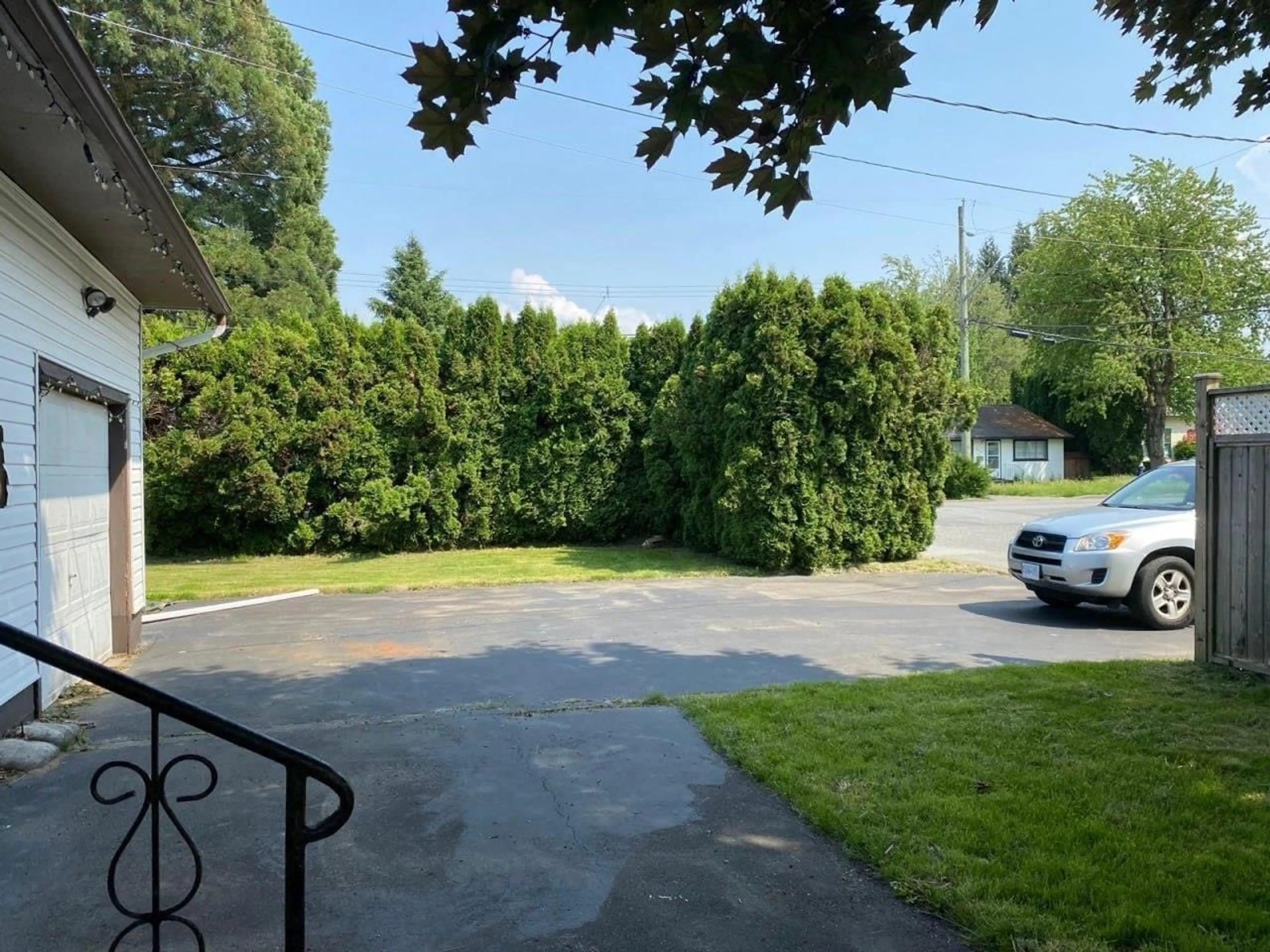 A pic from outside/outdoor area/front of a property/back of a property/a pic from drone, unknown for 45685 HERRON AVENUE, Chilliwack British Columbia V2P3G8