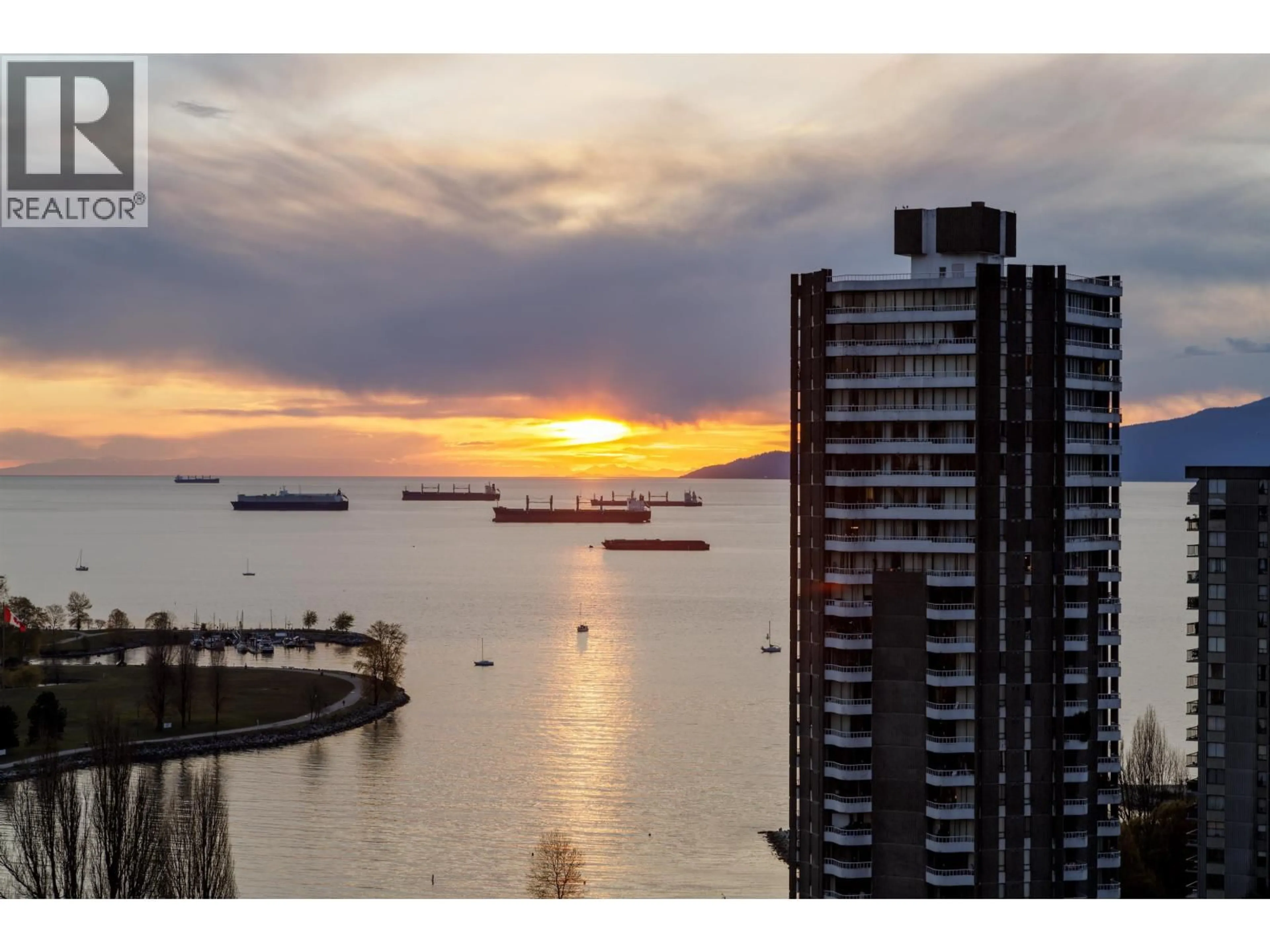A pic from outside/outdoor area/front of a property/back of a property/a pic from drone, water/lake/river/ocean view for 1903 - 1003 PACIFIC STREET, Vancouver British Columbia V6E4P2