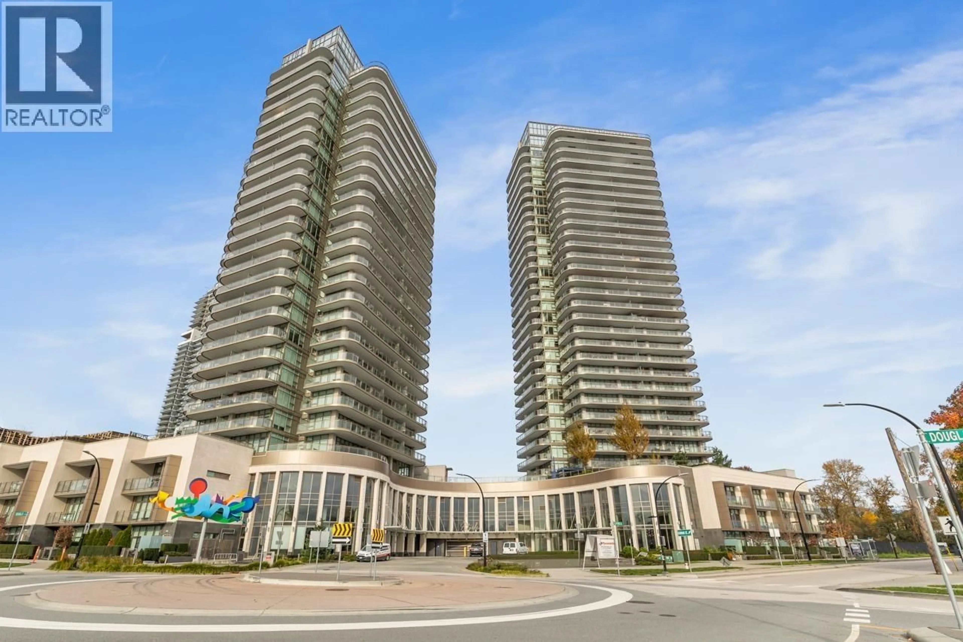 Indoor foyer for 1105 - 5333 GORING STREET, Burnaby British Columbia V5B0B6