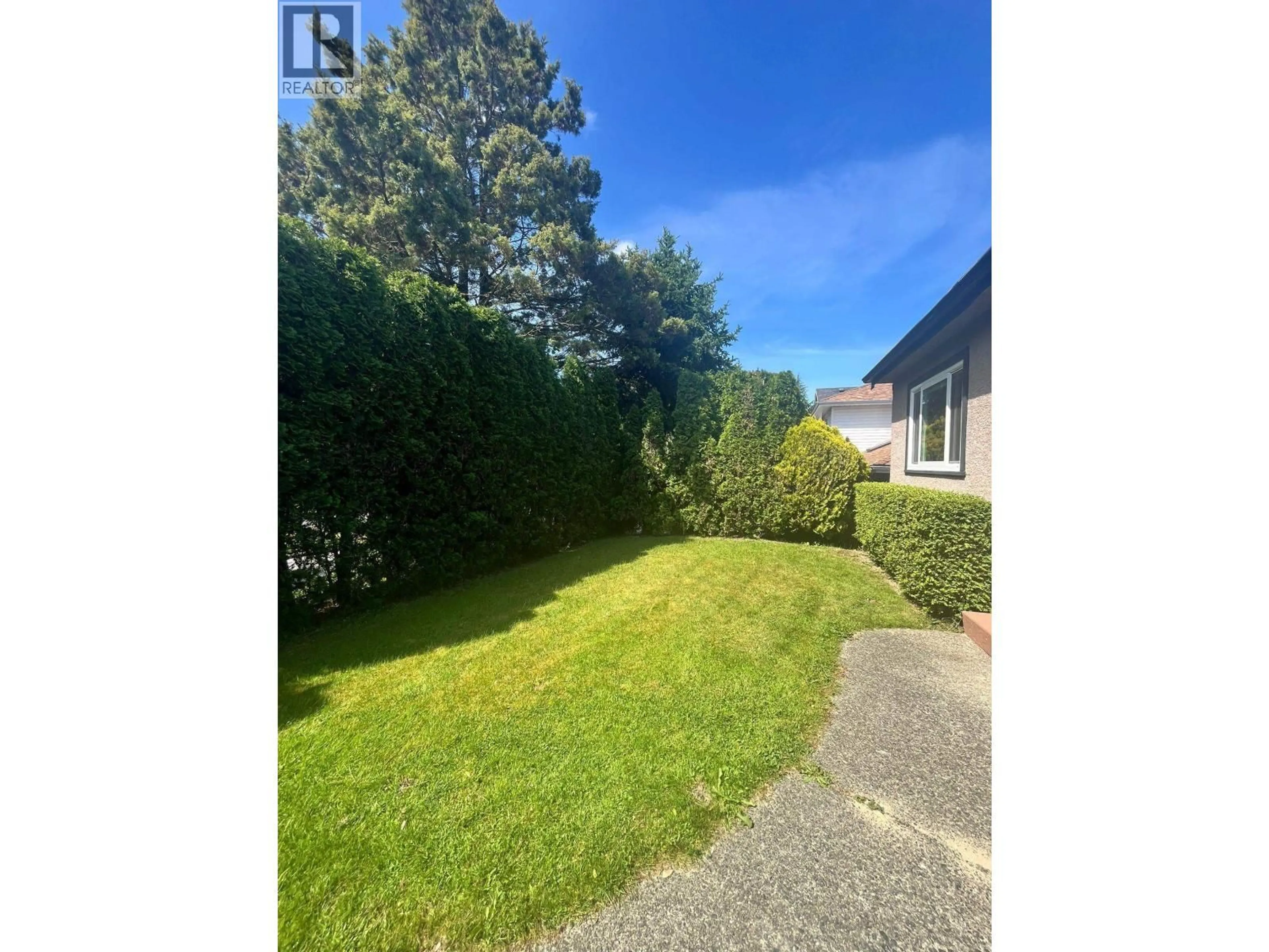 A pic from outside/outdoor area/front of a property/back of a property/a pic from drone, unknown for 731 KING EDWARD STREET, Vancouver British Columbia V5Z2C7