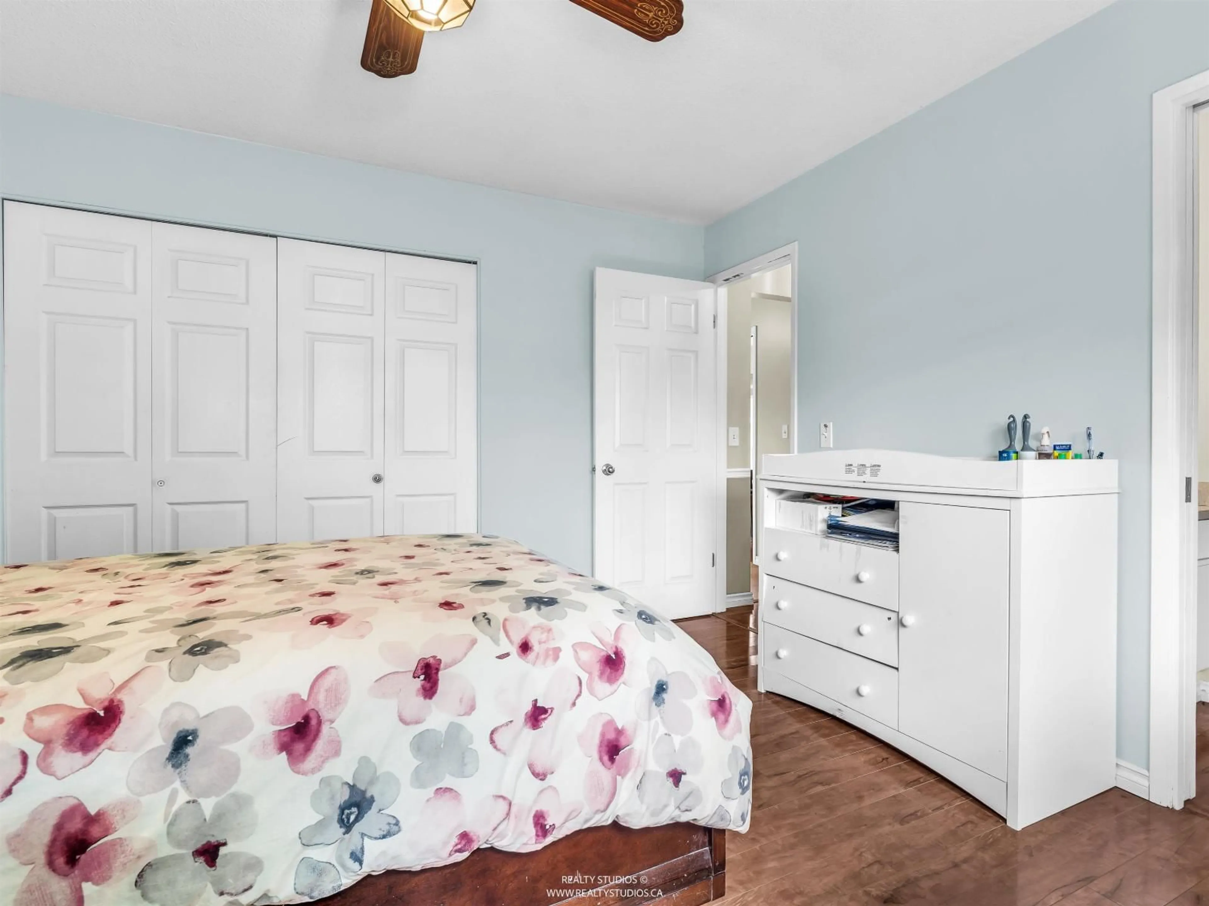 Bedroom with bed, wood/laminate floor for 7735 112 STREET, Delta British Columbia V4C4V9